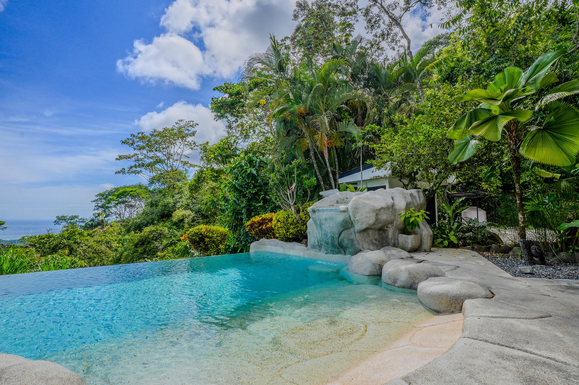 Casa La Roca, Whale's Tail 3 Bedroom Home In Uvita!