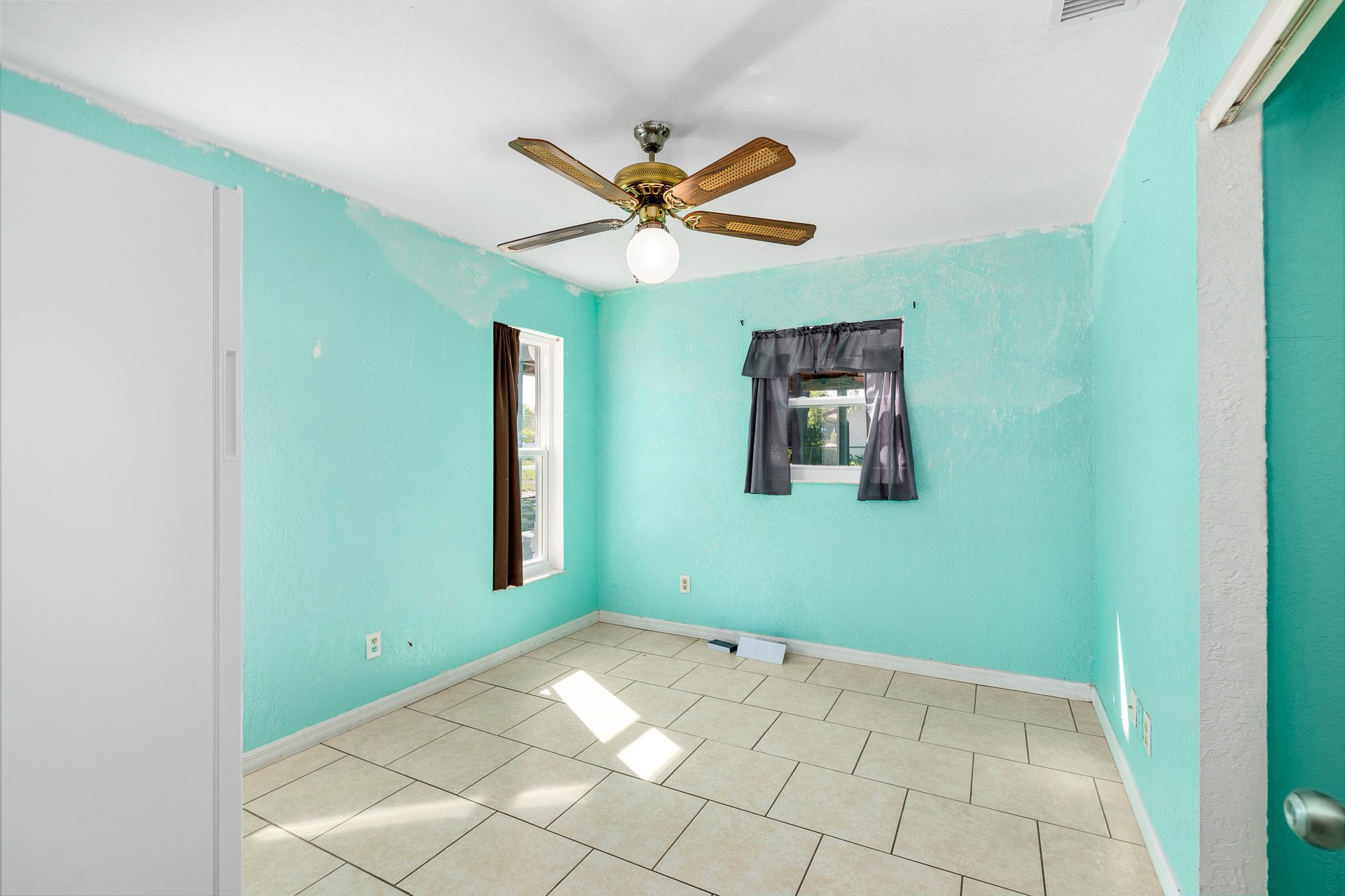 3399 RIVERDALE DR