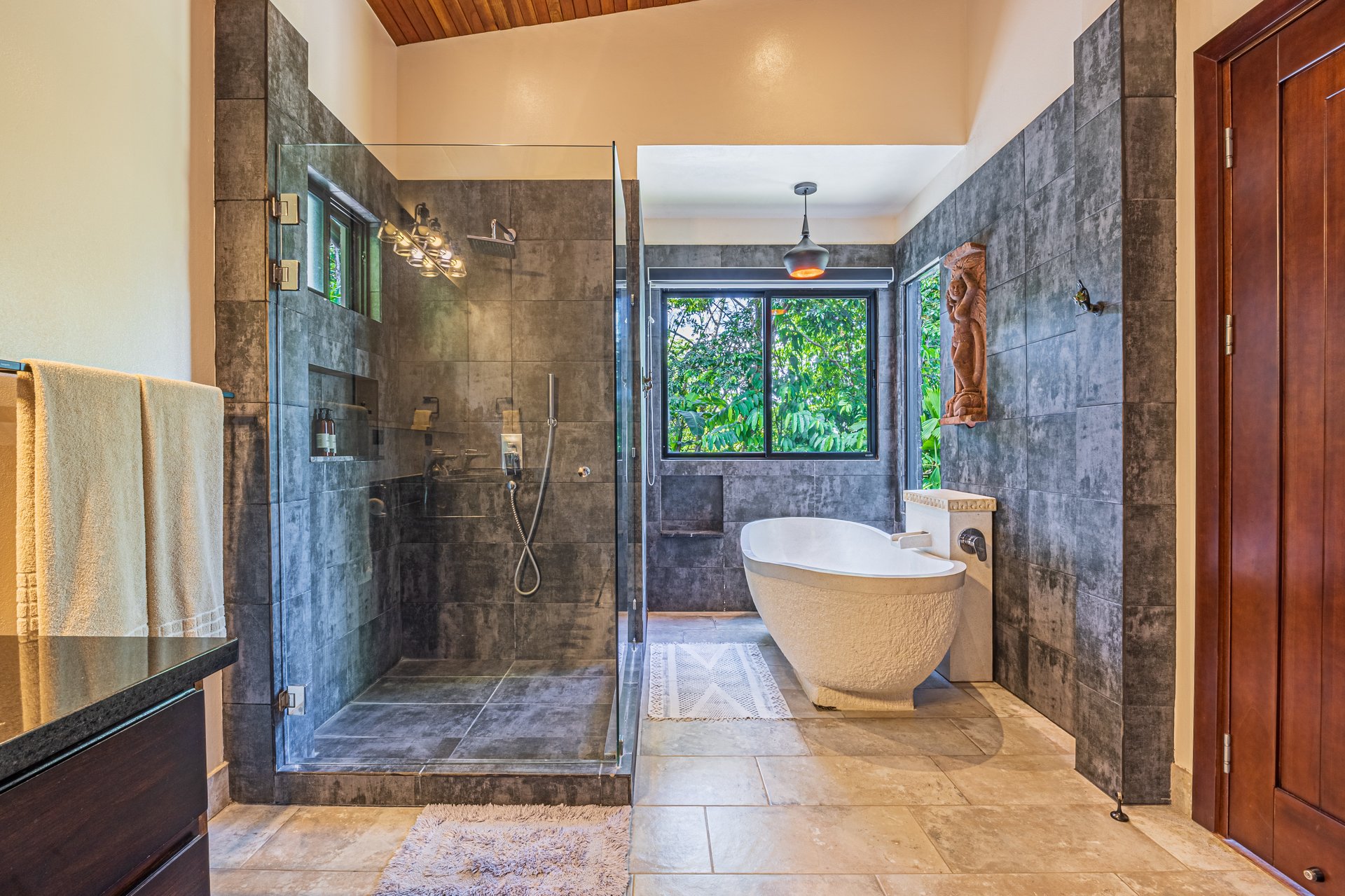 Casa Markissa – Luxury Oceanview Villa with Proven Rental Income.