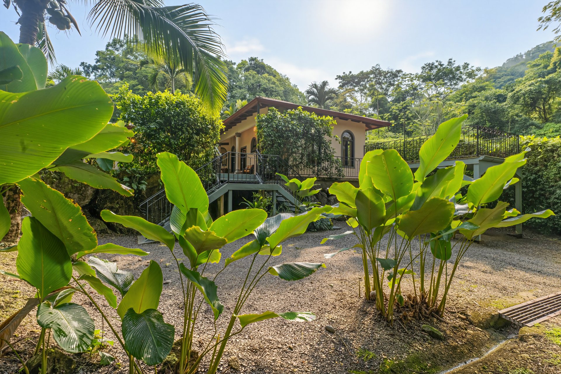 Ojochal Tropical Retreat | 4 Ensuite Bedrooms, Pool & Outdoor Living
