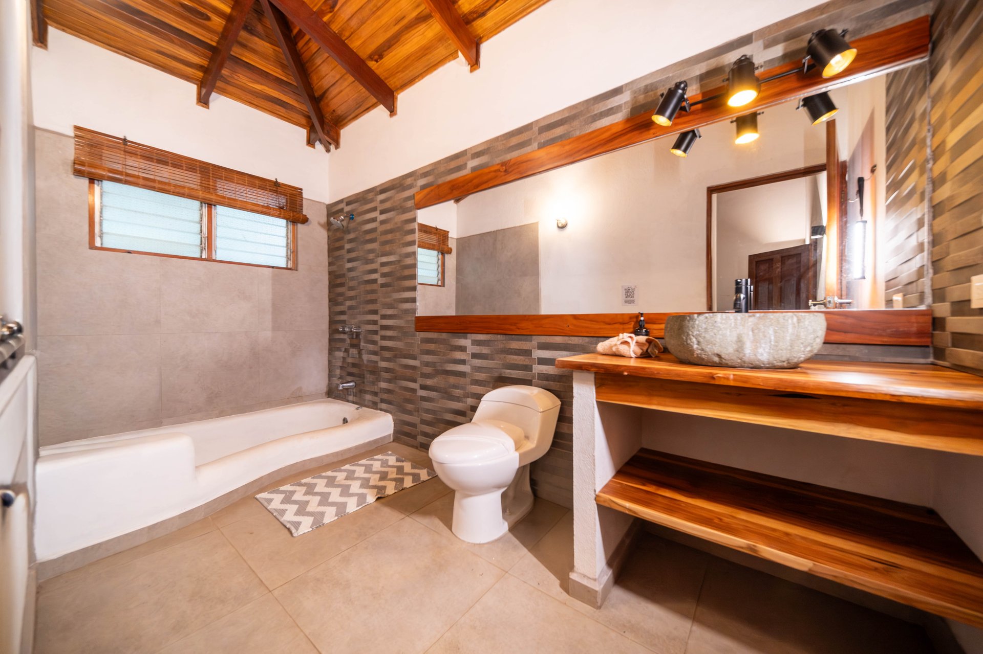 Hotel Curiol | Turnkey Boutique Jungle Hotel with Restaurant & Bar in Potrero