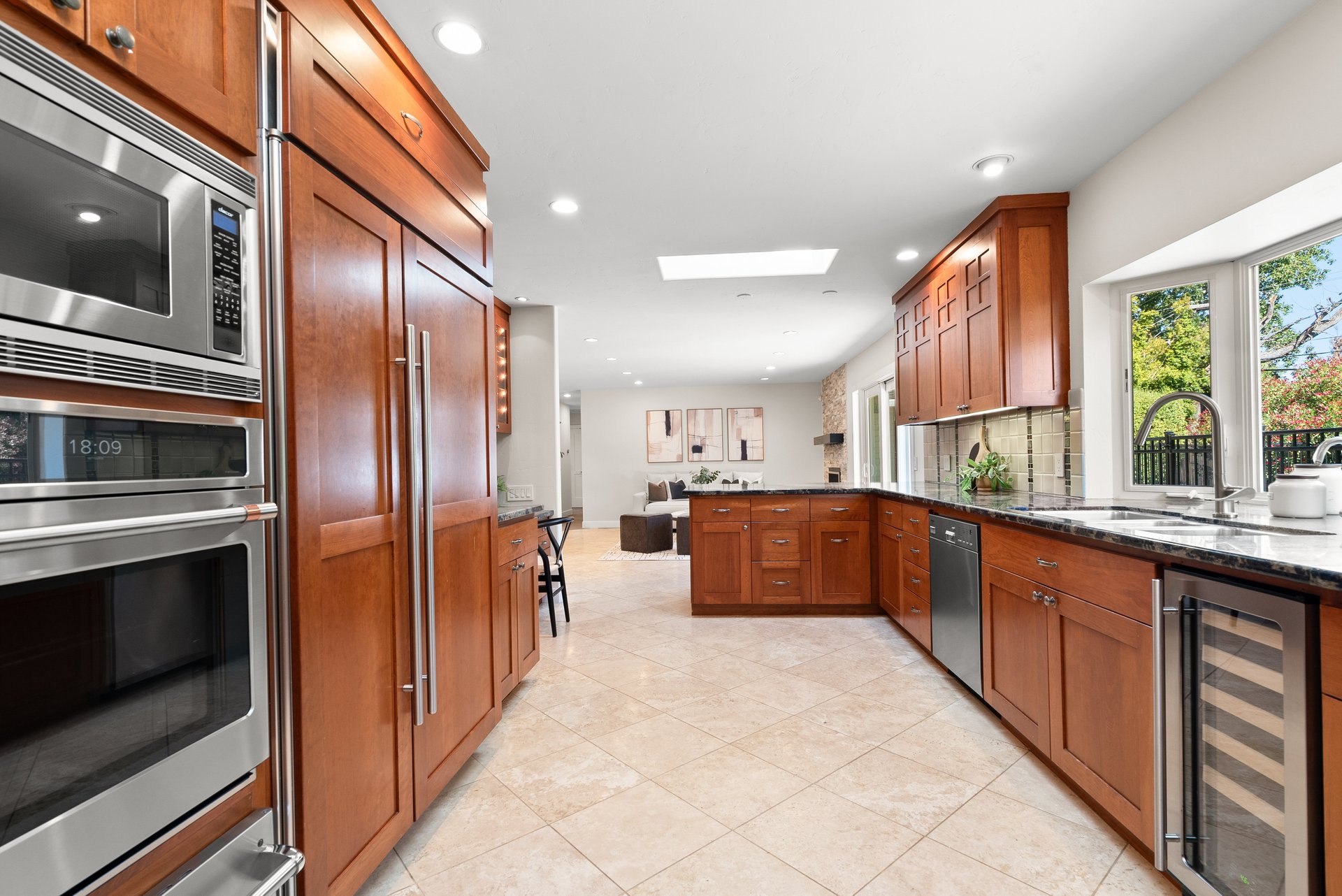 247 Marchmont Dr