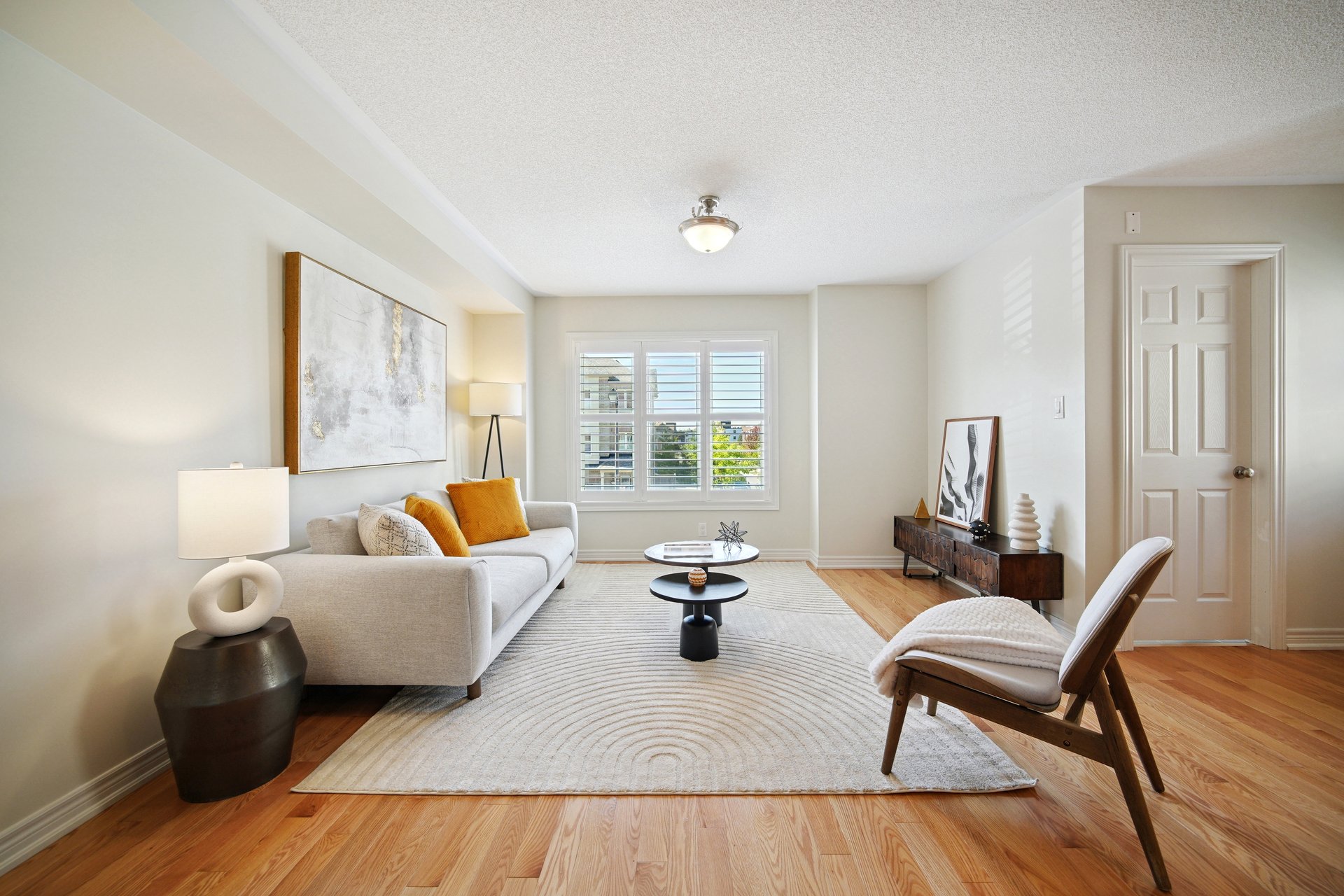GORGEOUS TOWNHOME