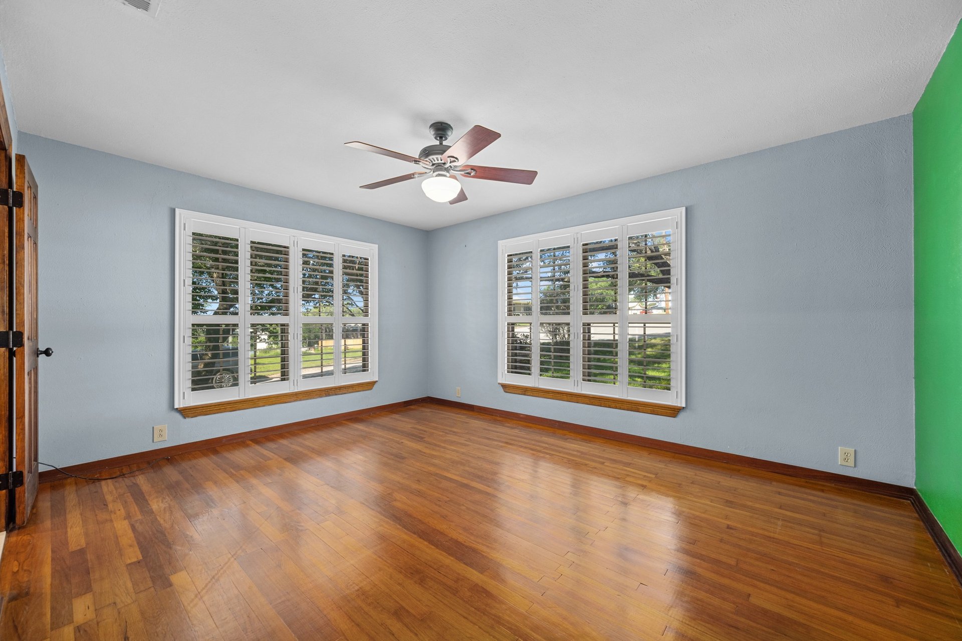 401 Crestview Drive and 309 Cliff Circle
