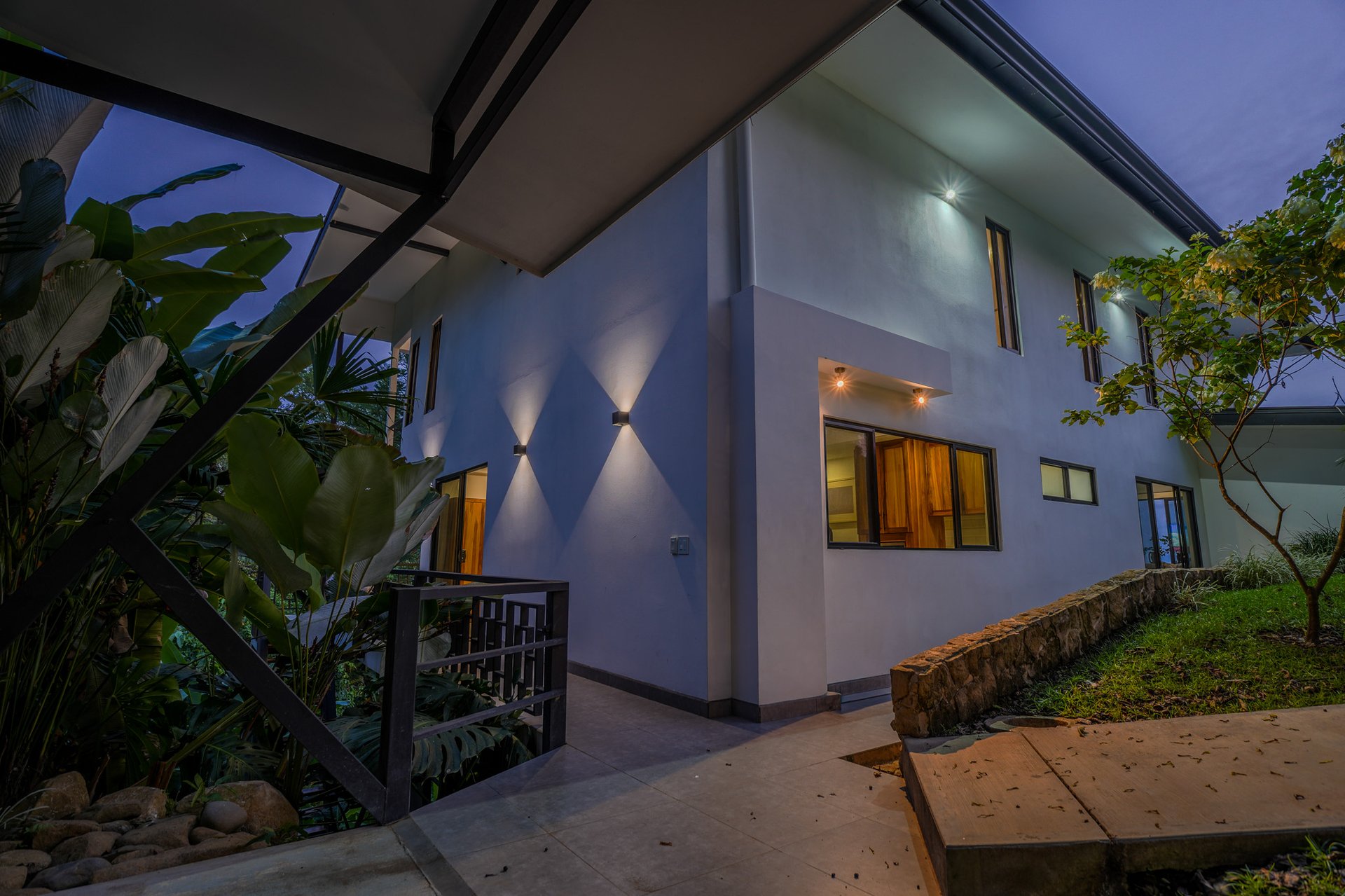 Casa La Roca, Whale's Tail 3 Bedroom Home In Uvita!