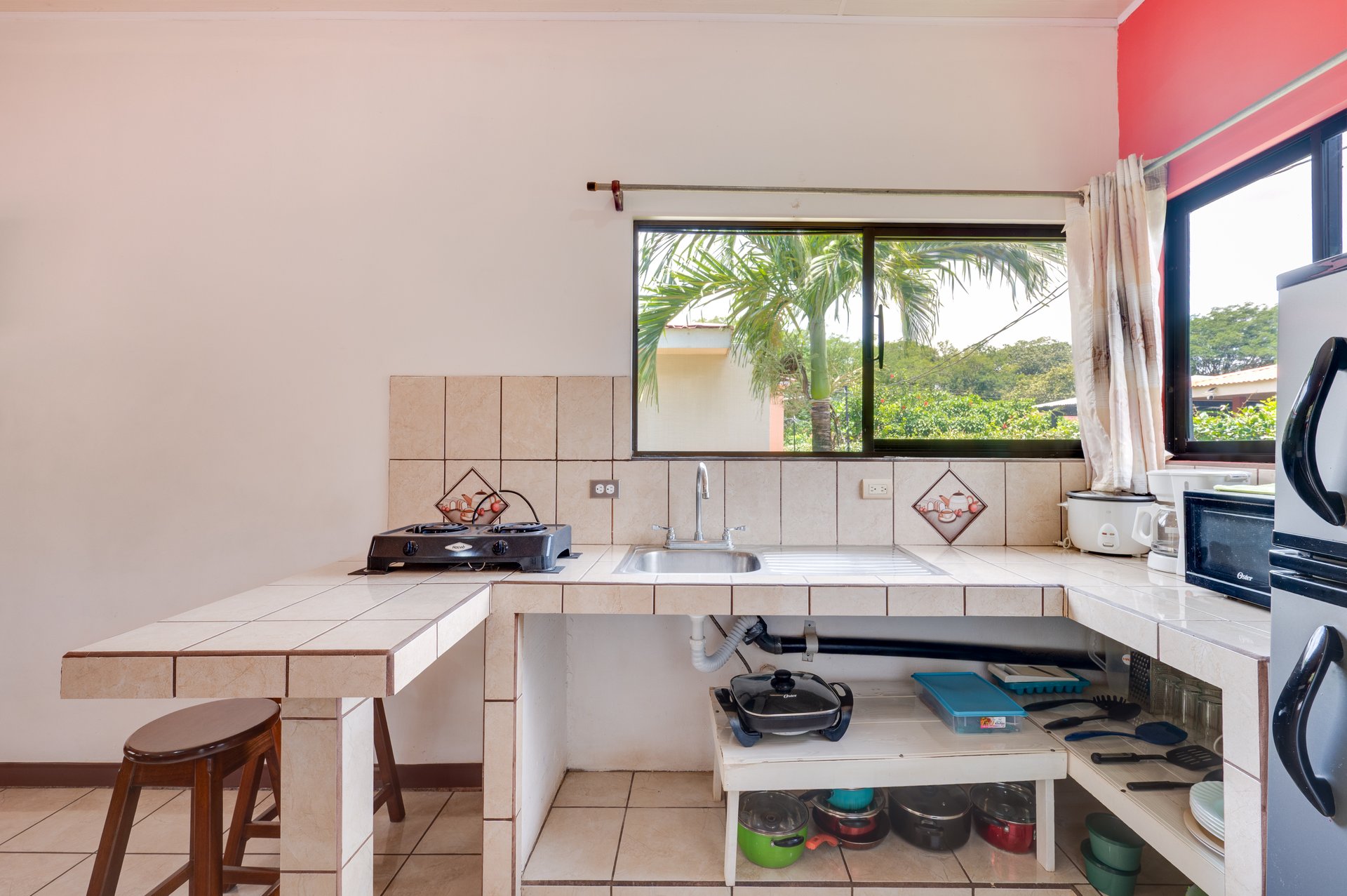 Tamarit House | Spacious Tropical Retreat in Villareal, Costa Rica