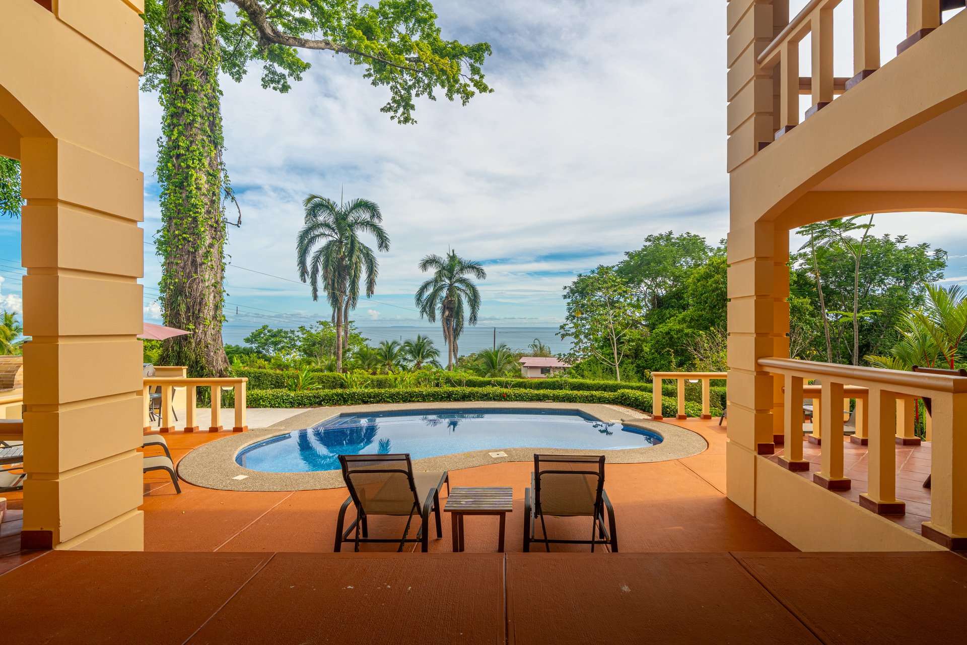 Classic Luxury at Casa Ceiba, Coastal Ocean View 4 Bedroom Home Near Uvita