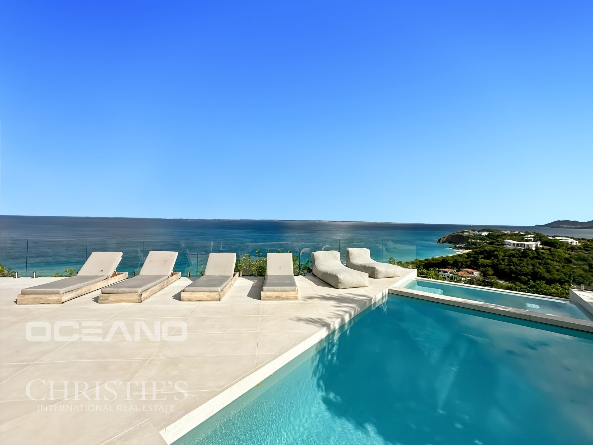 Cliffside Villa - Mont Rouge