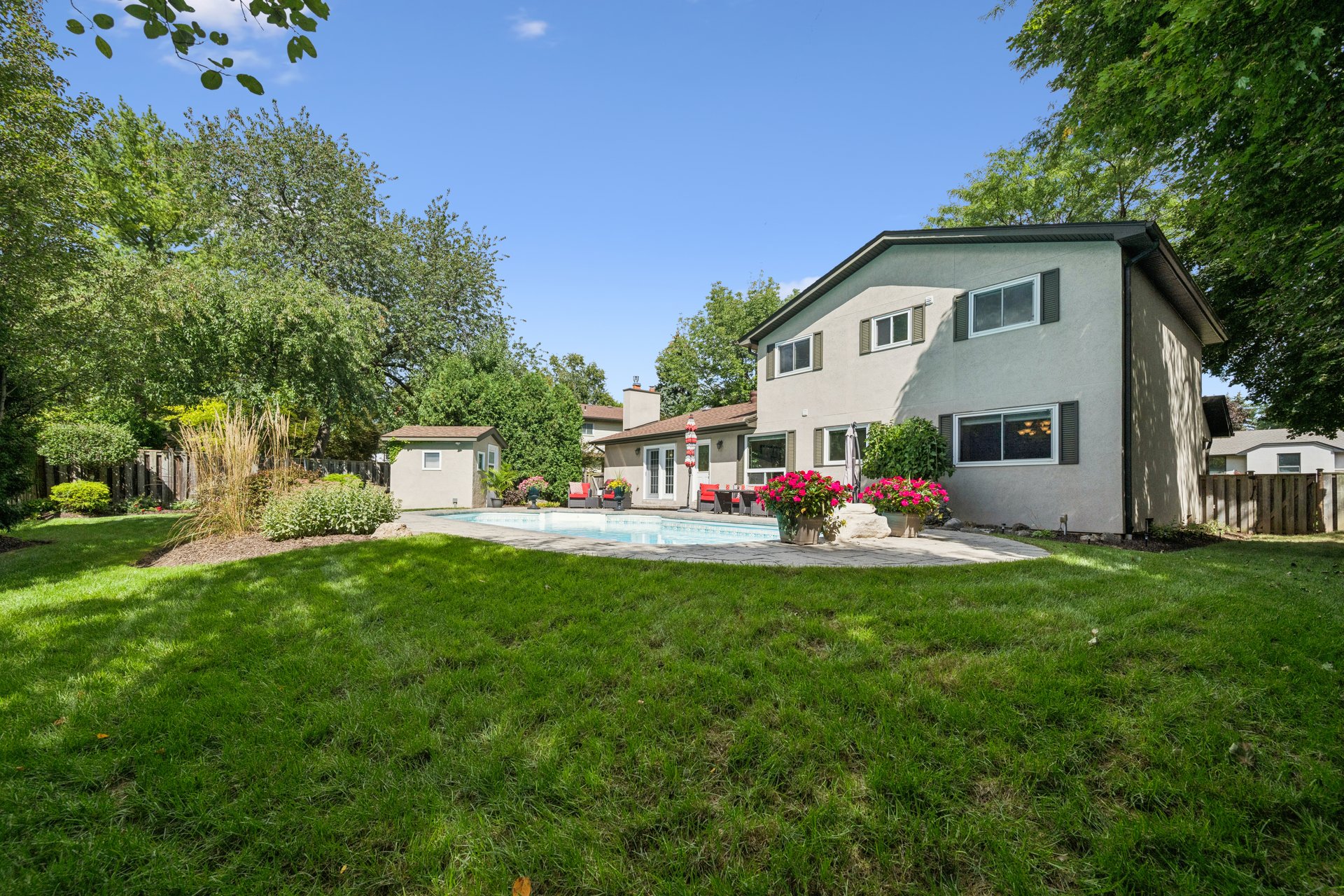 250 Mccraney Street W