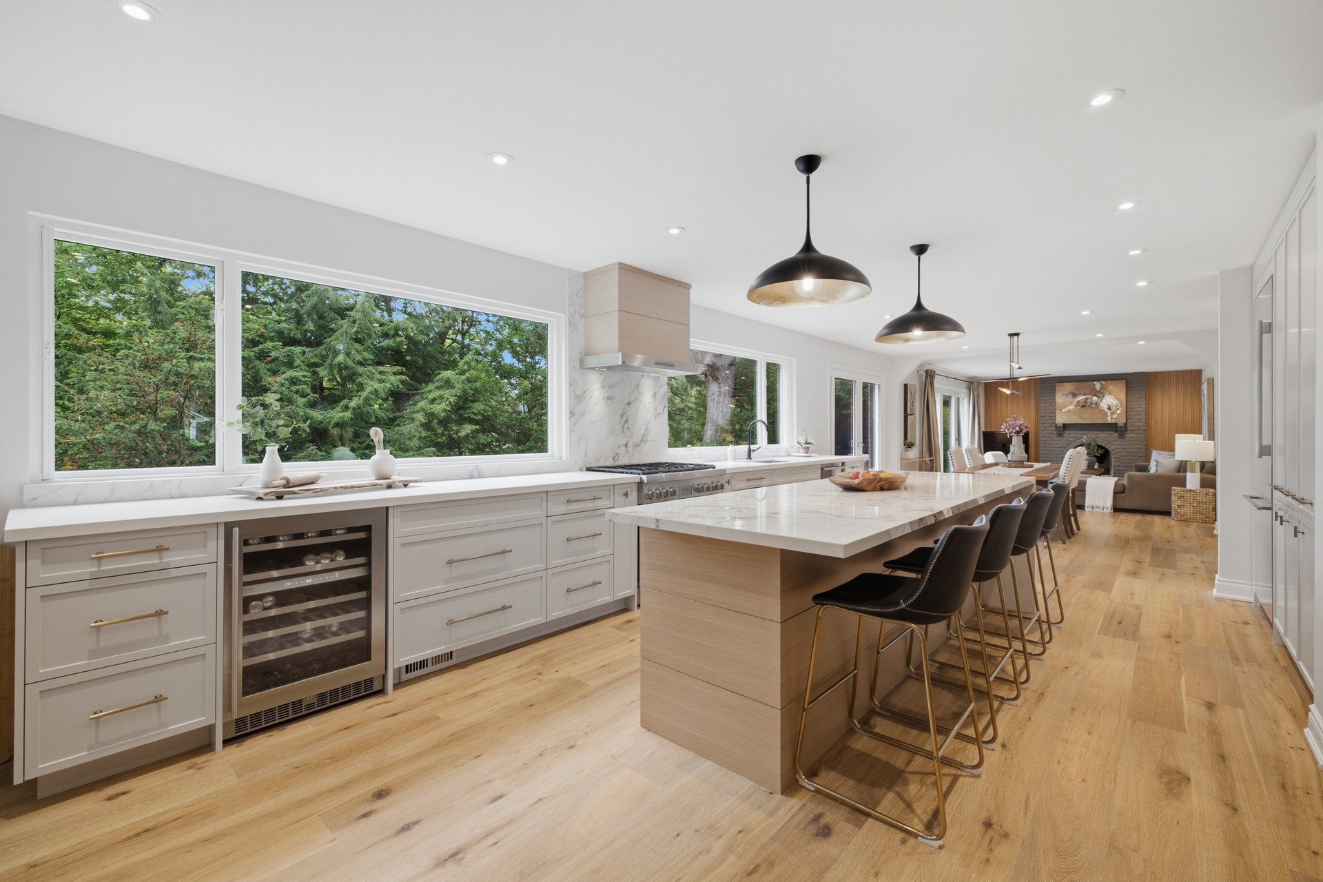 Rare Court Location on Oakville Golf Course