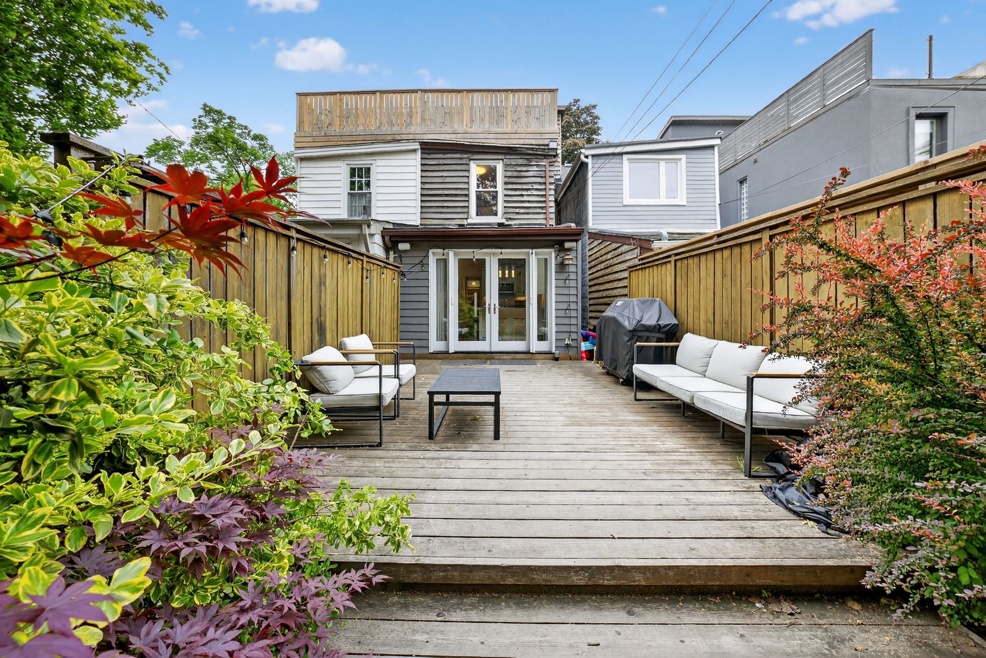 SOLD: Standout Residence In Coveted Summerhill