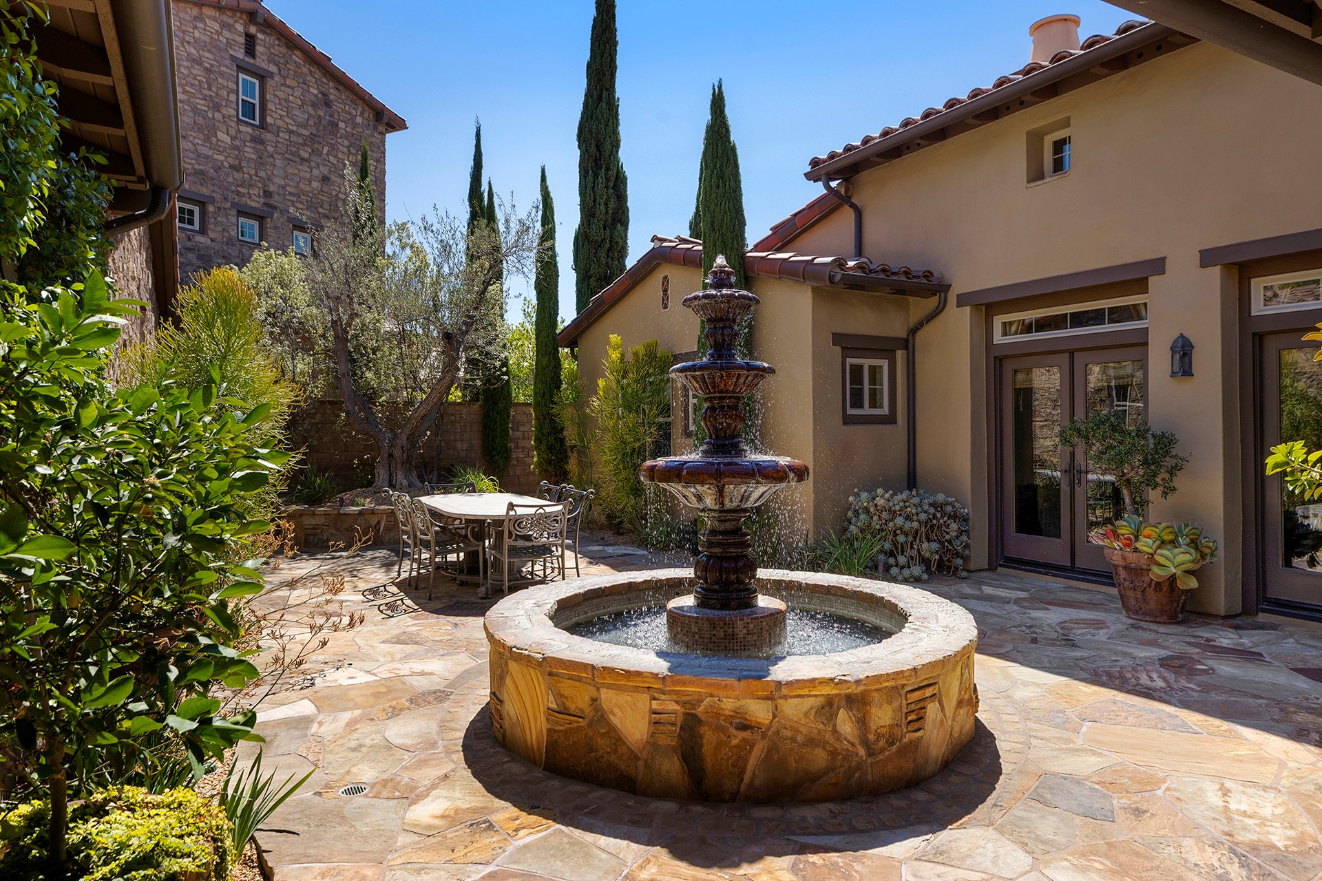 9 Sandalo Court