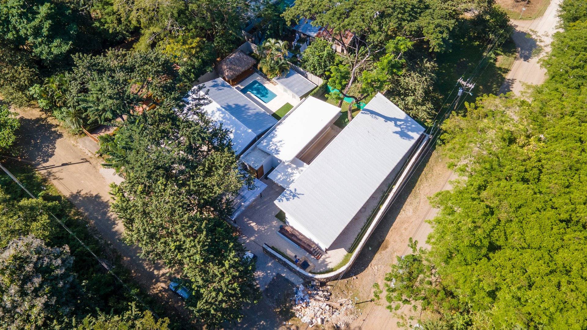 Casa Cenizaro | Elegant 4-Bed Tropical Retreat with Pool in Surfside, Potrero