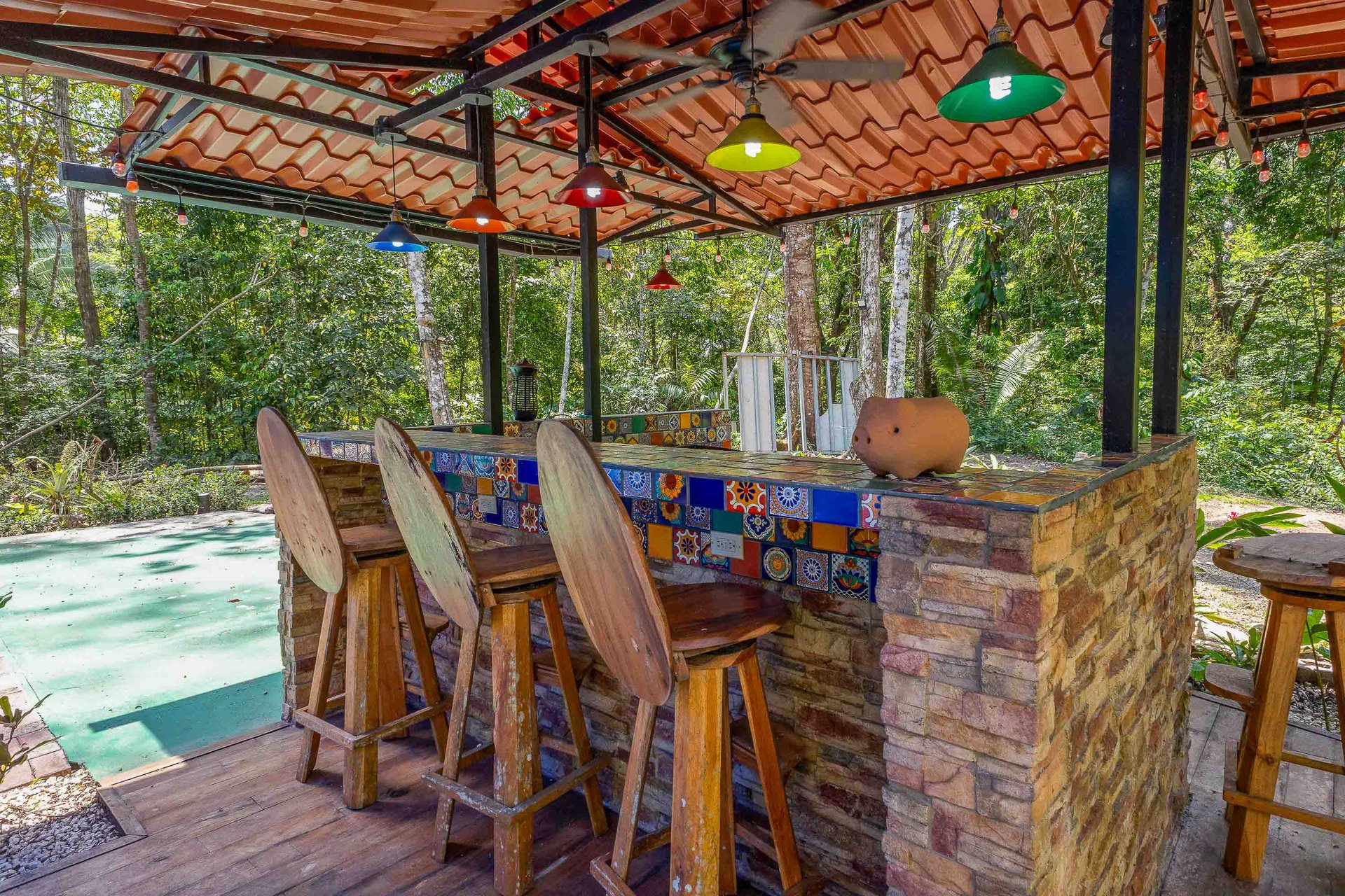 Tropical 3-bedroom home in gated community Manuel Antonio, Perfect rental!