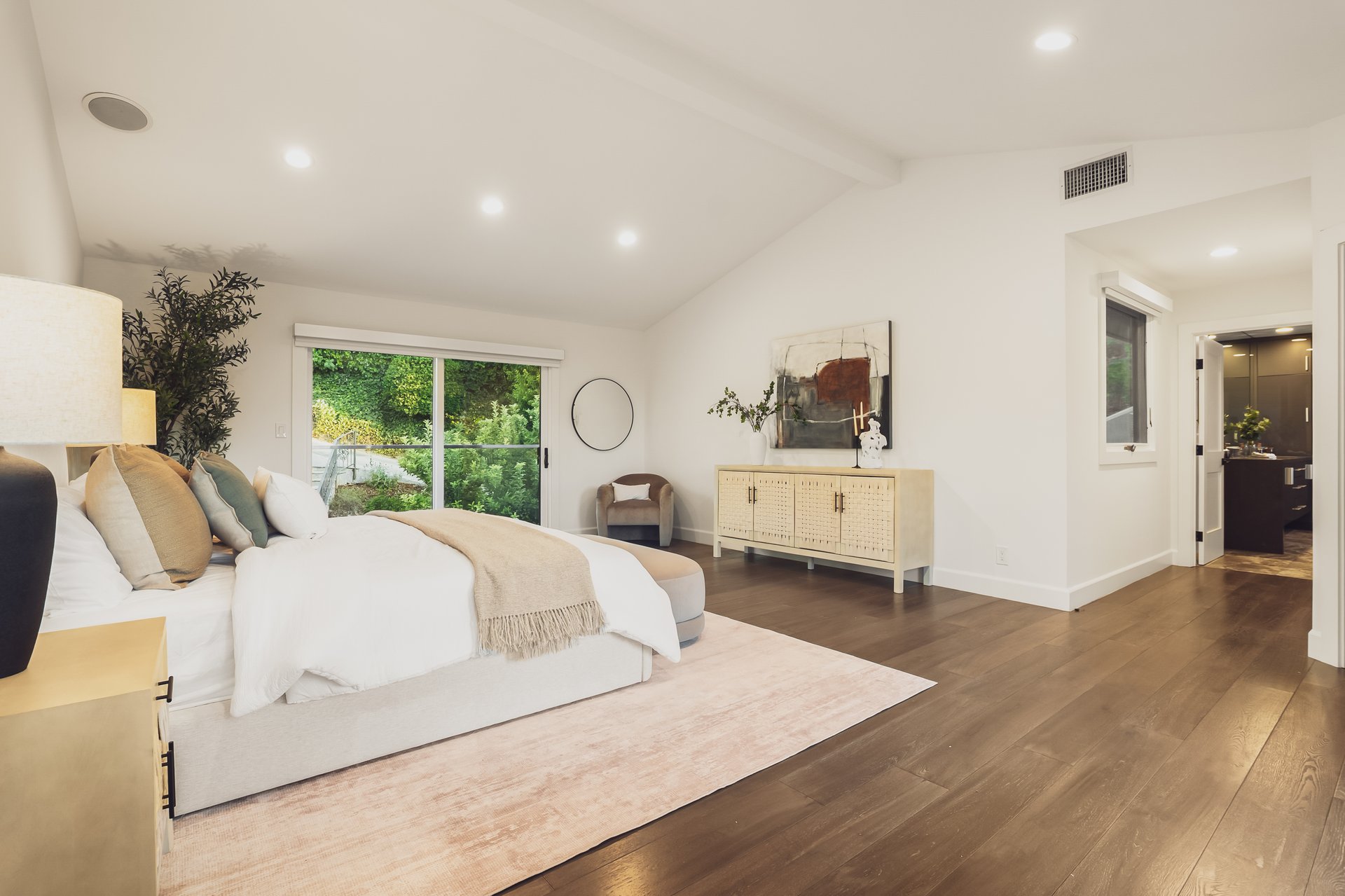 18065 Boris Dr, Encino