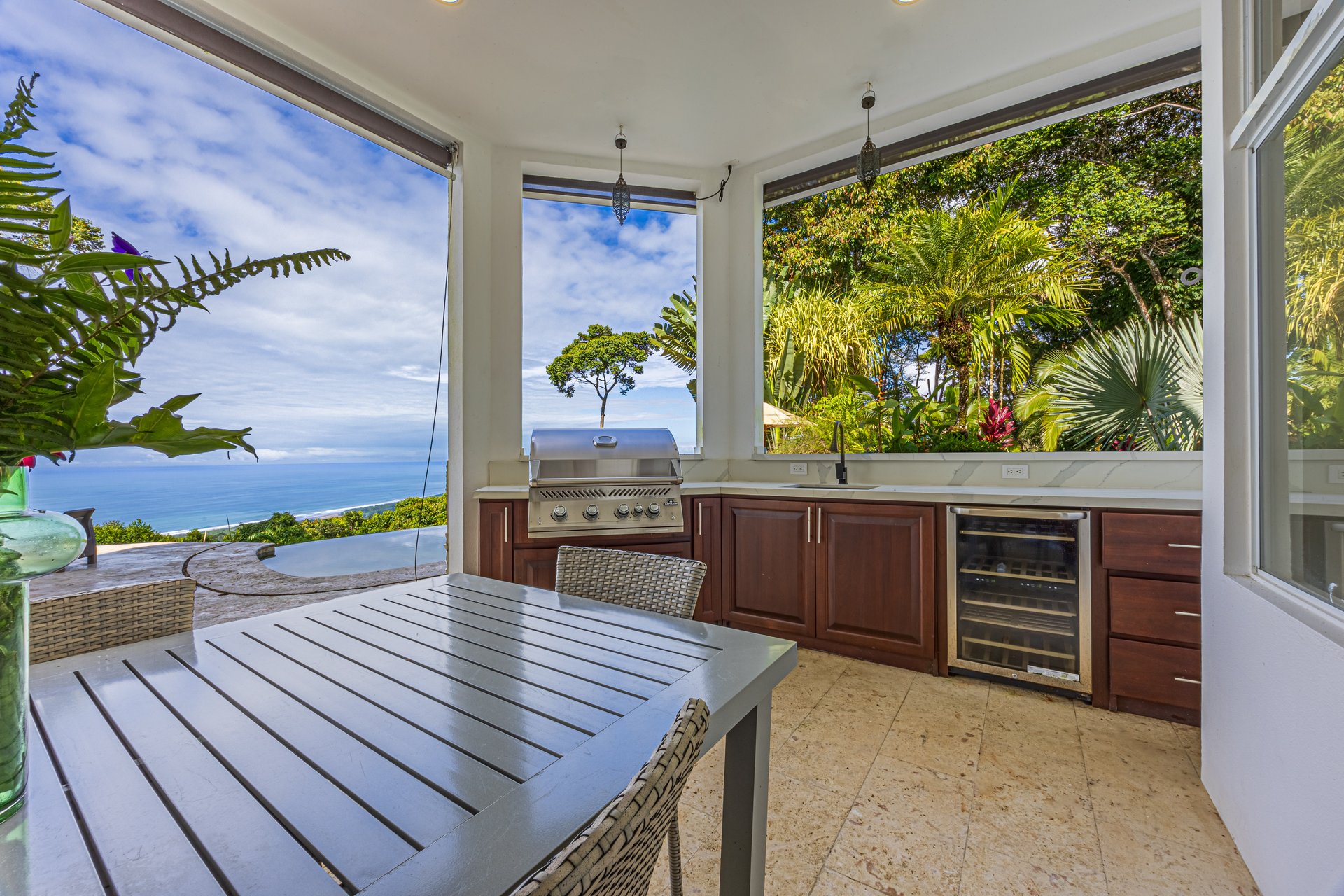 16 ACRES – 6 Bedroom Grand Estate With Guest House, 15 Minutes to Dominical, SPECTACULAR OCEAN VIEWS!!!