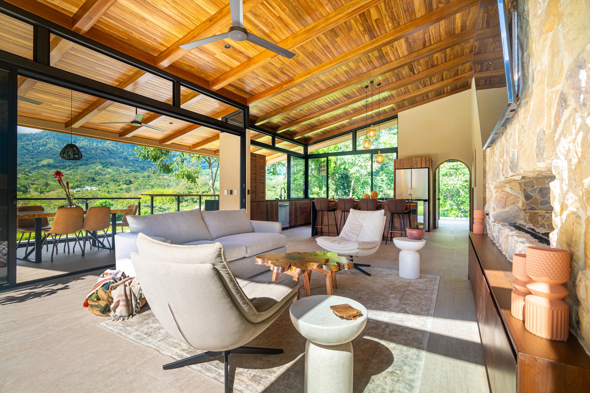 Casa Hamsa - Stunning, Modern Jungle Home in Ojochal