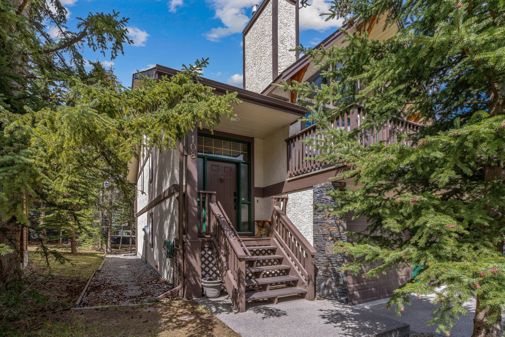 108 Lougheed Circle
