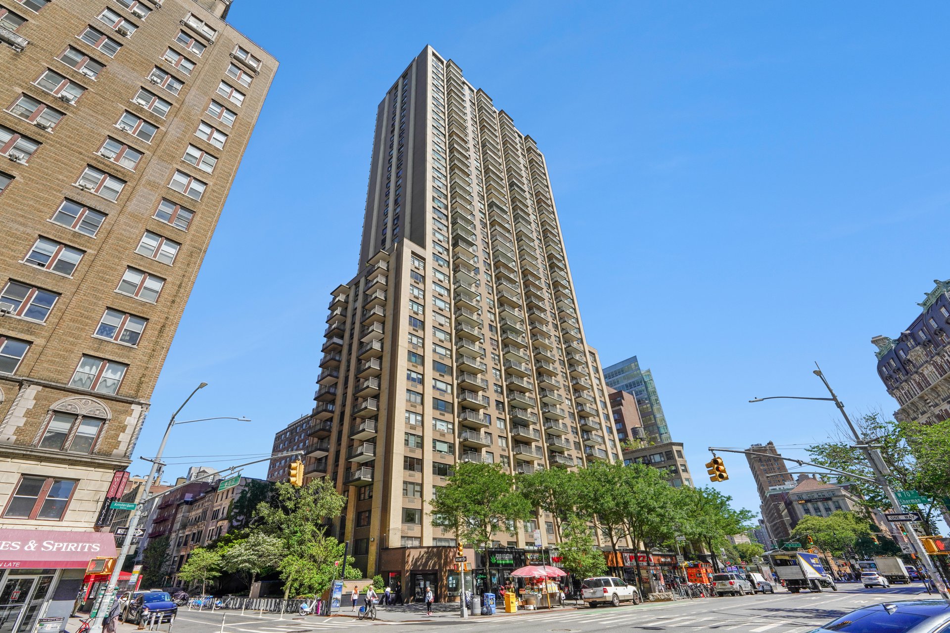 201 West 70th Street Unit 37B