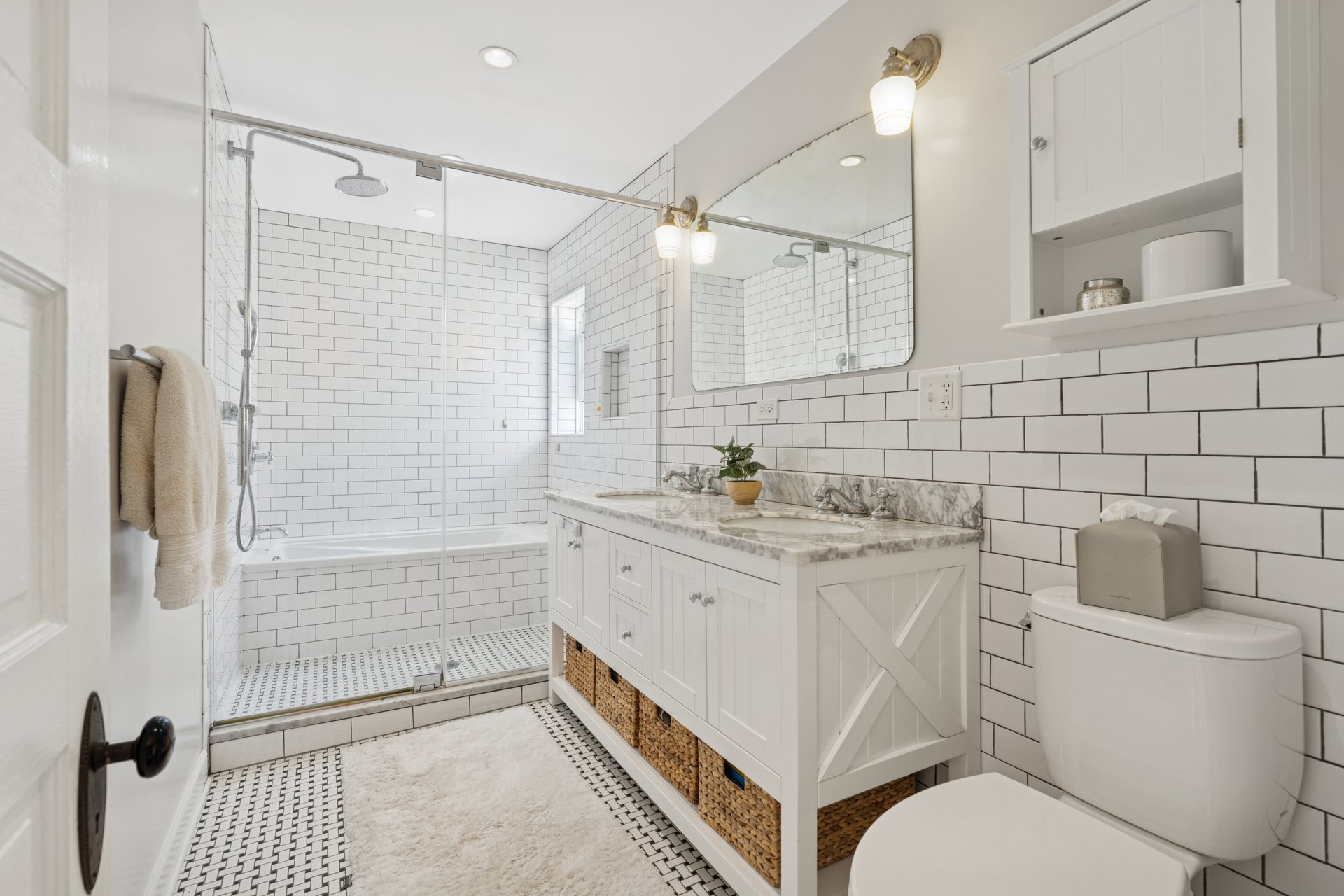 2462 North Linden Place - A Logan Square Gem