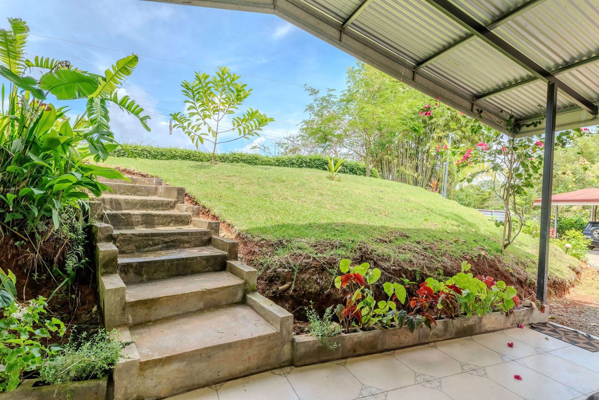 Multi-Family Compound, 4 Fully Furnished Units | 15 Minutes to the Beach
