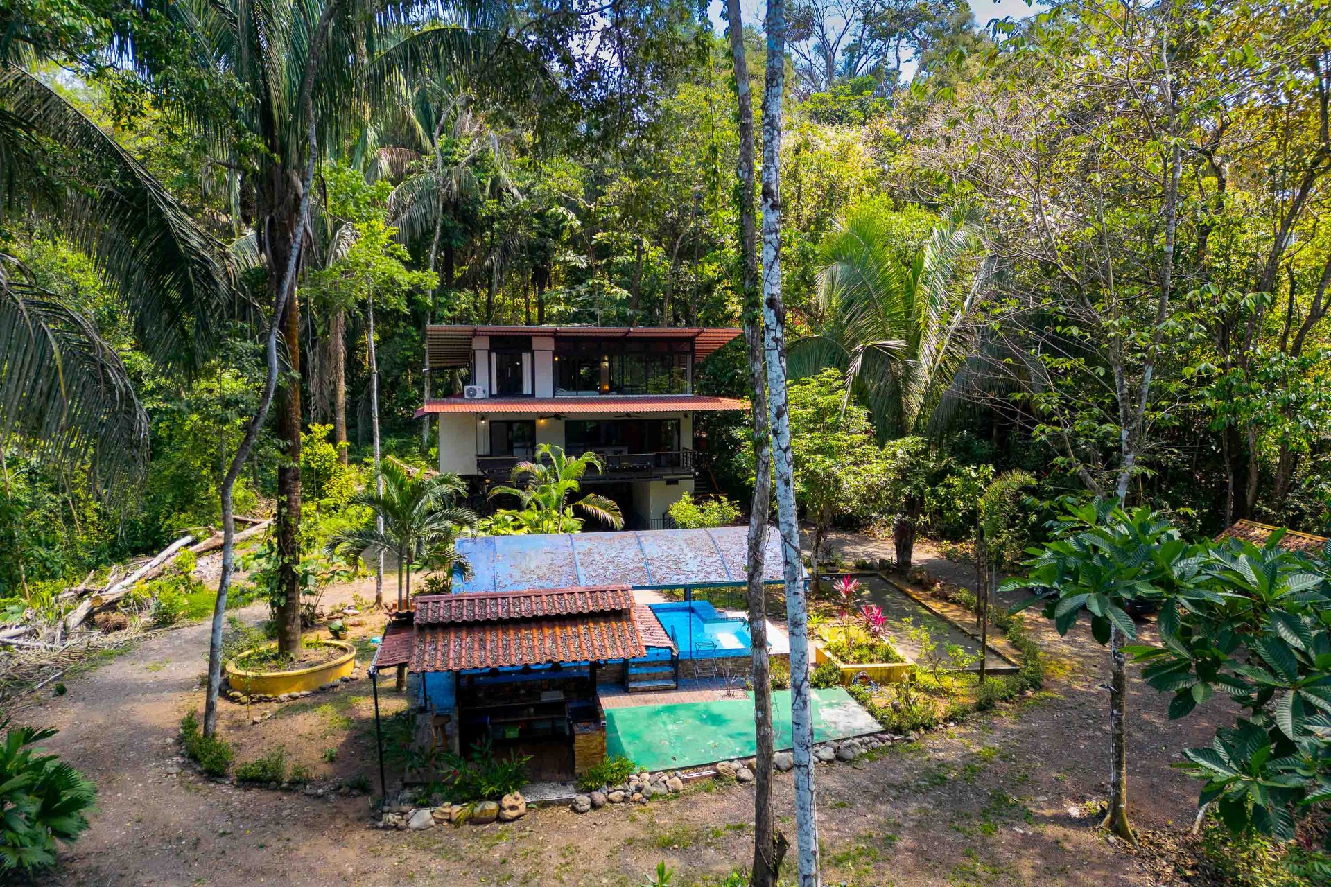 Tropical 3-bedroom home in gated community Manuel Antonio, Perfect rental!
