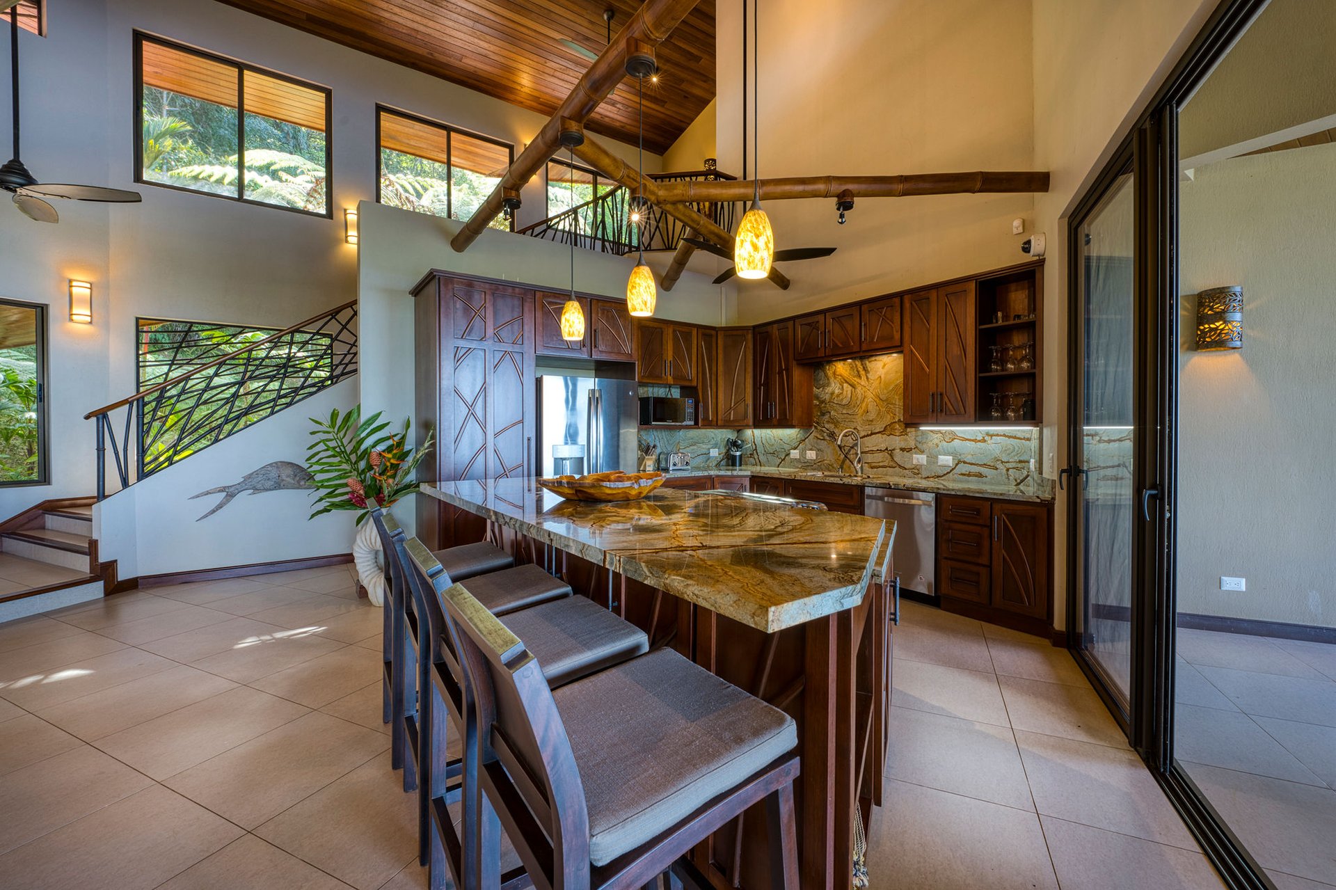 Casa Bambú – LUXURY 5 BEDROOM ESTATE WITH EXCEPTIONAL OCEAN VIEWS