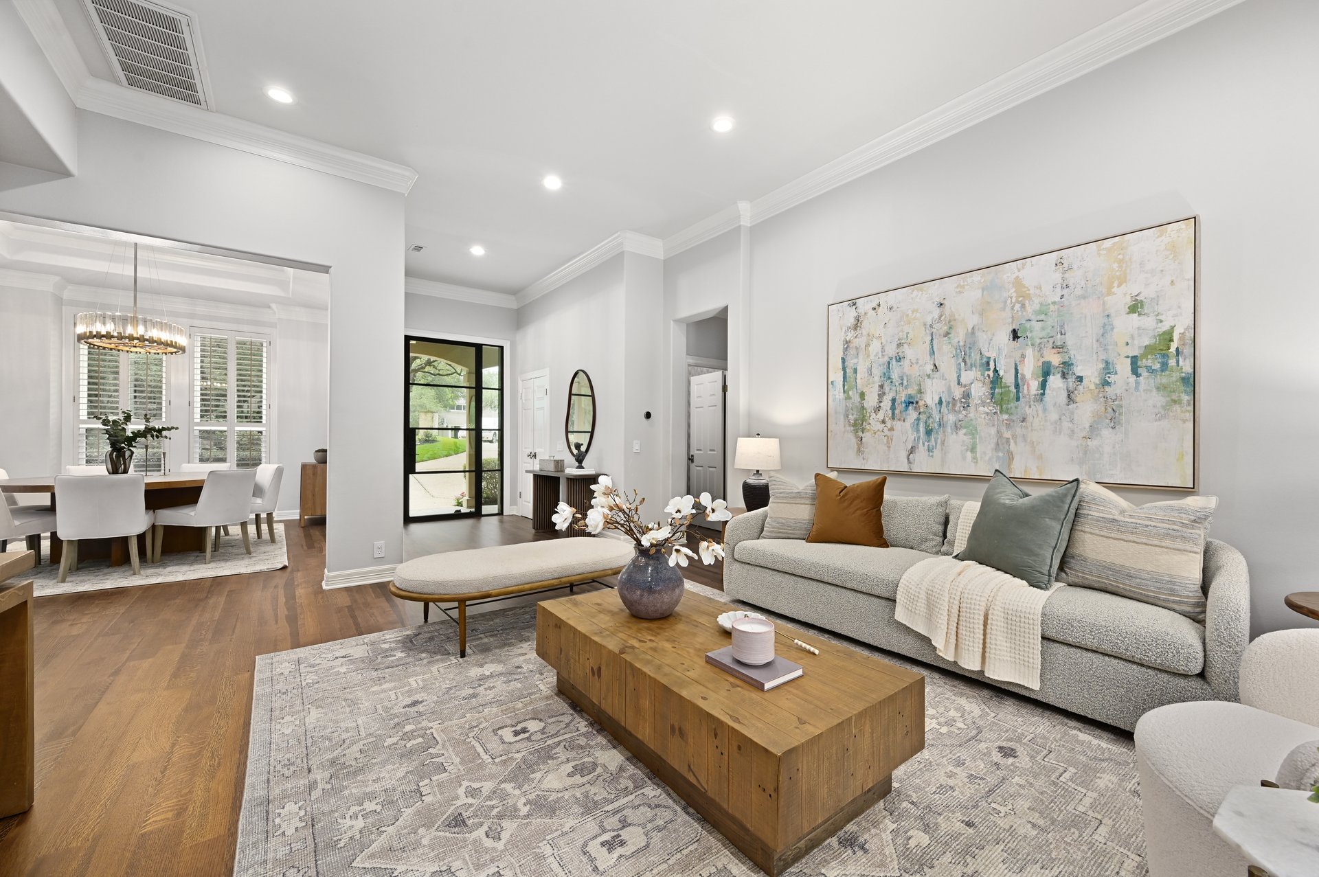 2704 Regents Park