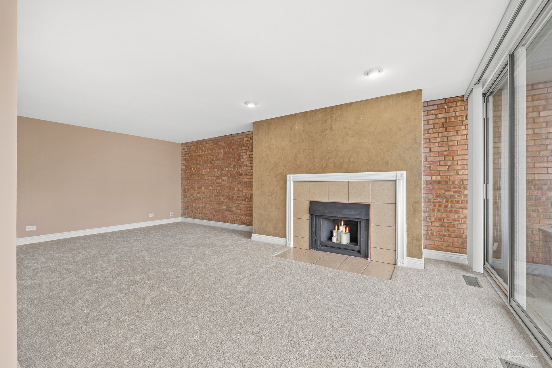 5950 OAKWOOD Drive Unit: 1D