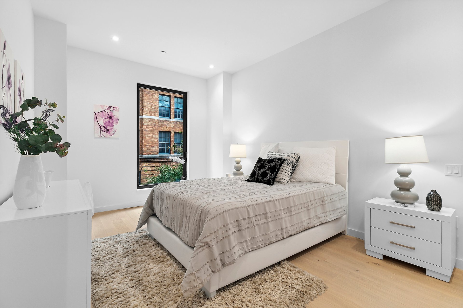 149 E 26th St #401