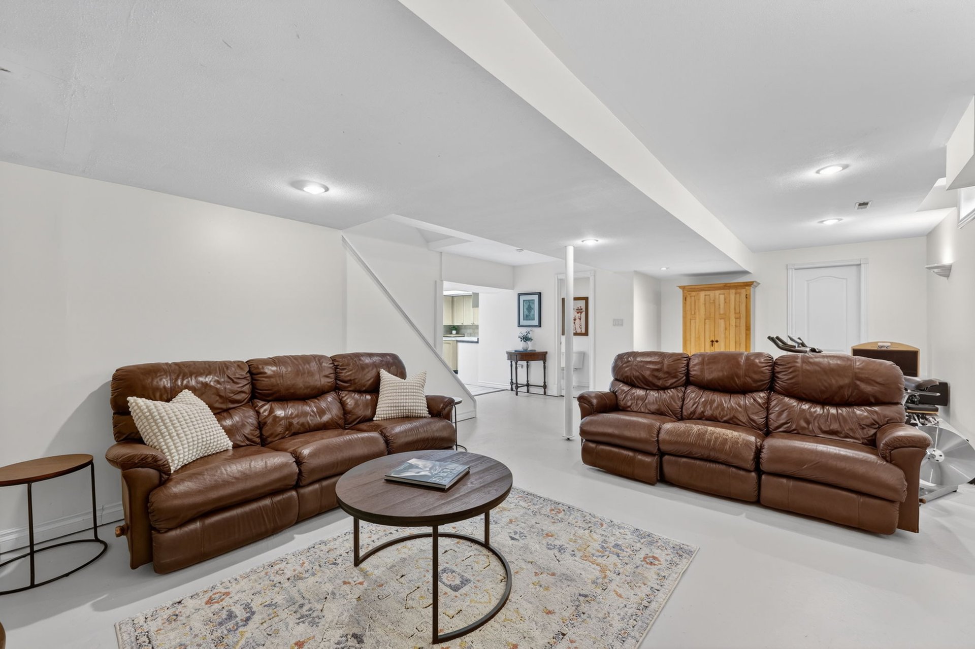 539 Veale Place