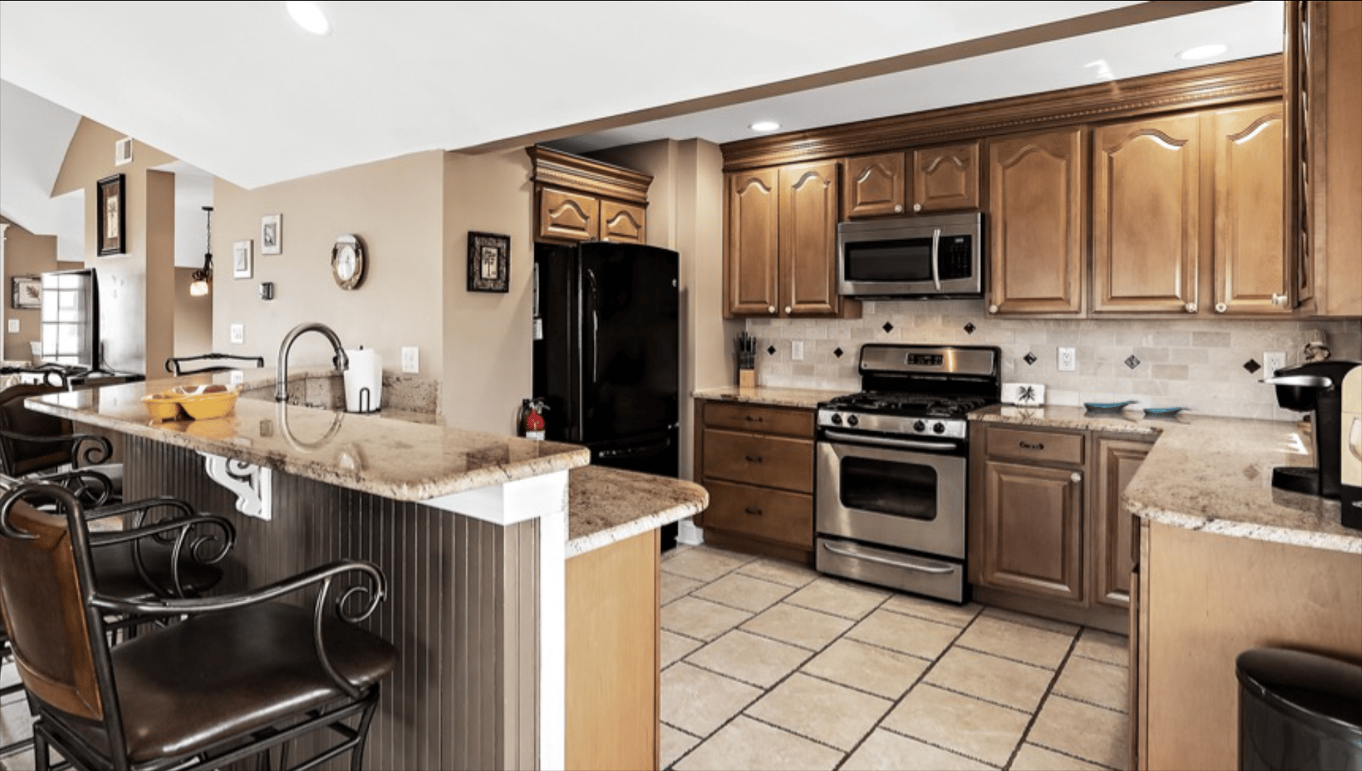 811 Bay Club Lane West, Beach Haven