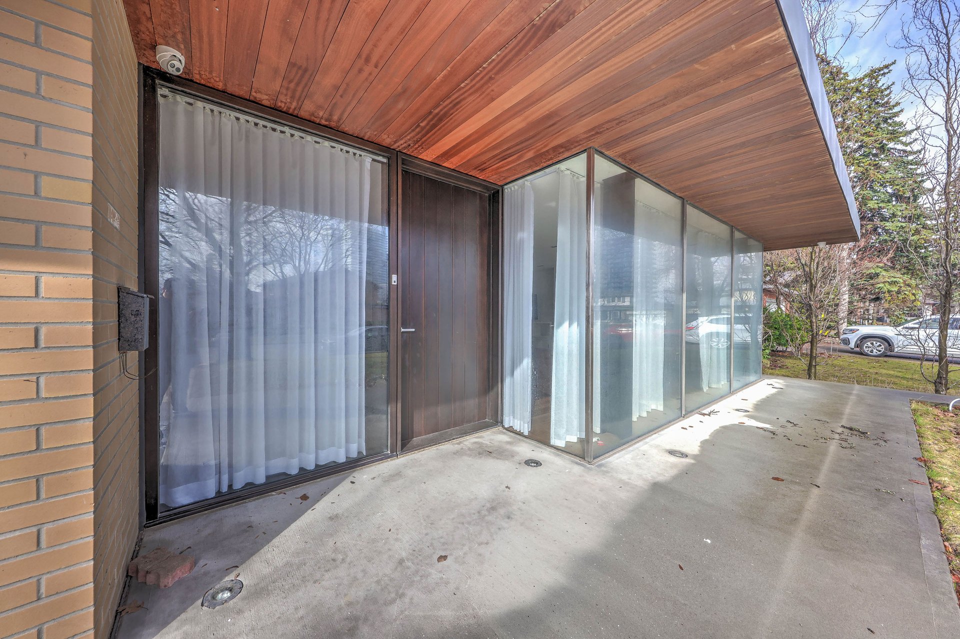 SOLD: Urban-Style Entertainer's Paradise