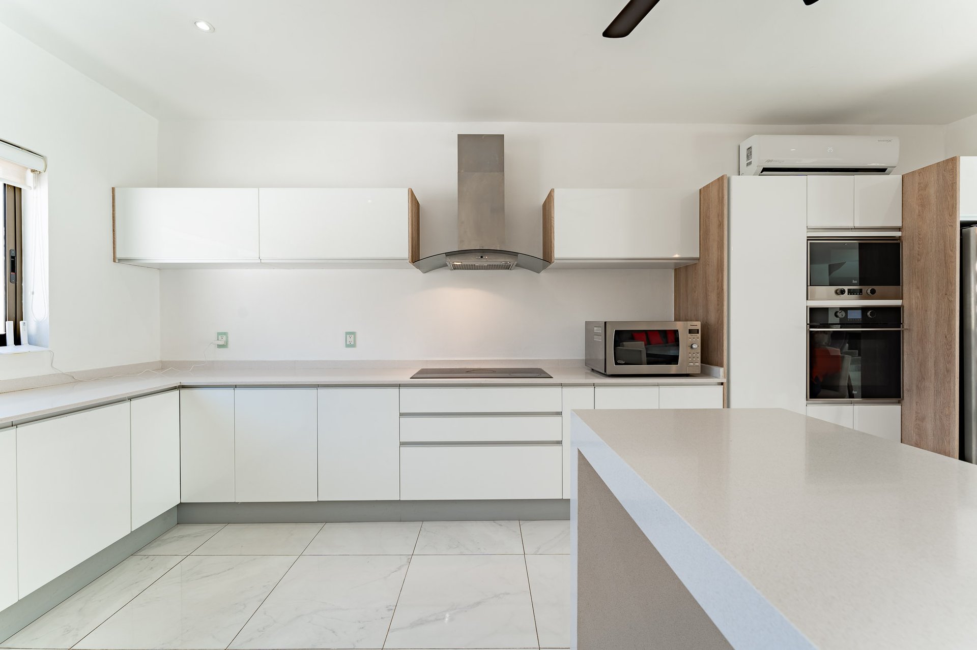 5 bedrooms, Single Family Homes, Villa de Caballos