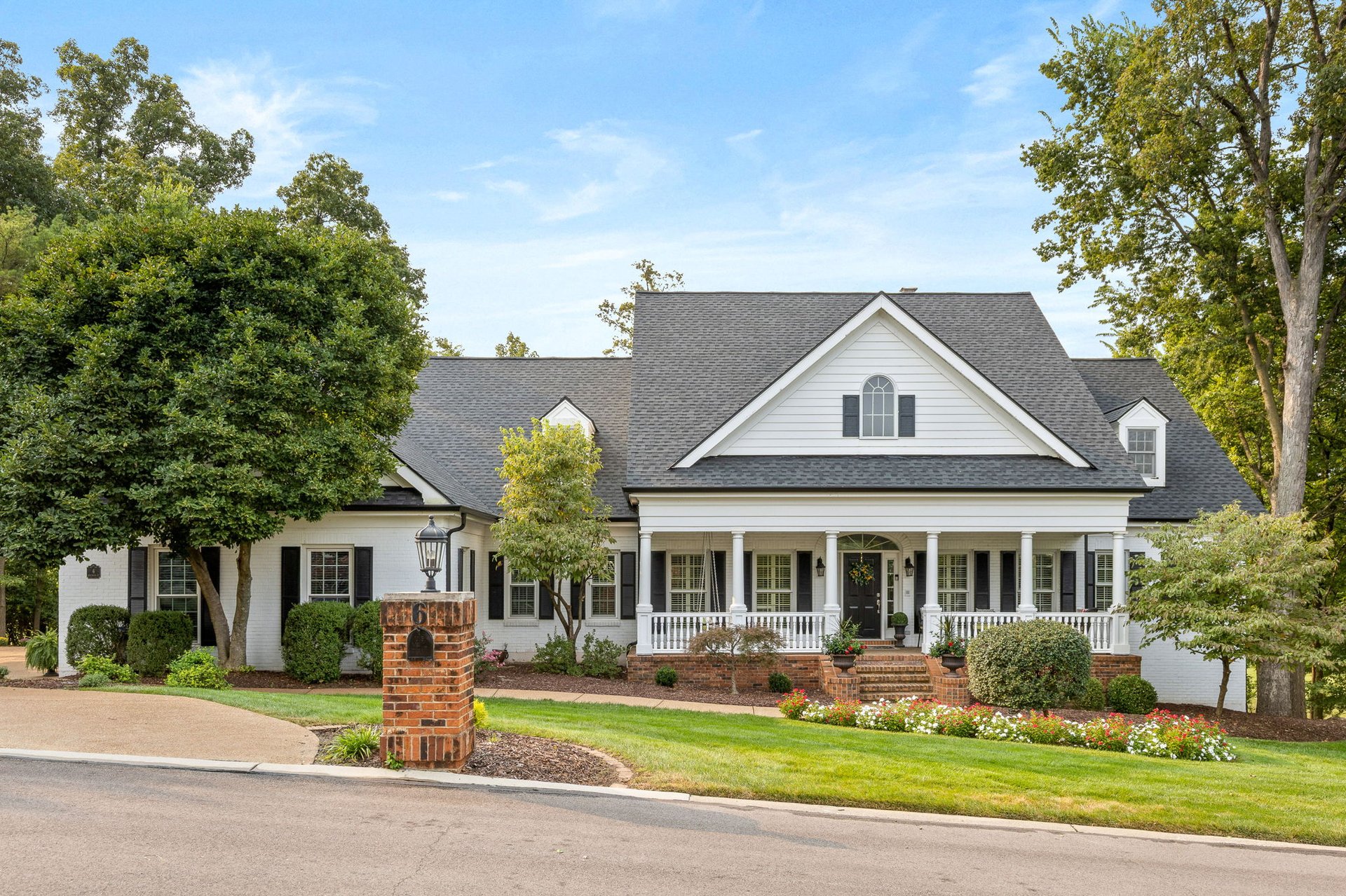 6 Whitmoor Court