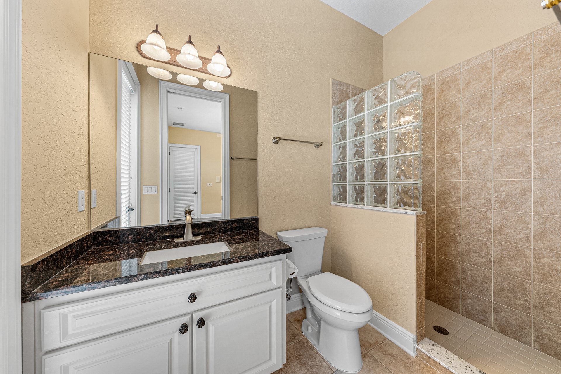 12231 WOODLANDS CIR