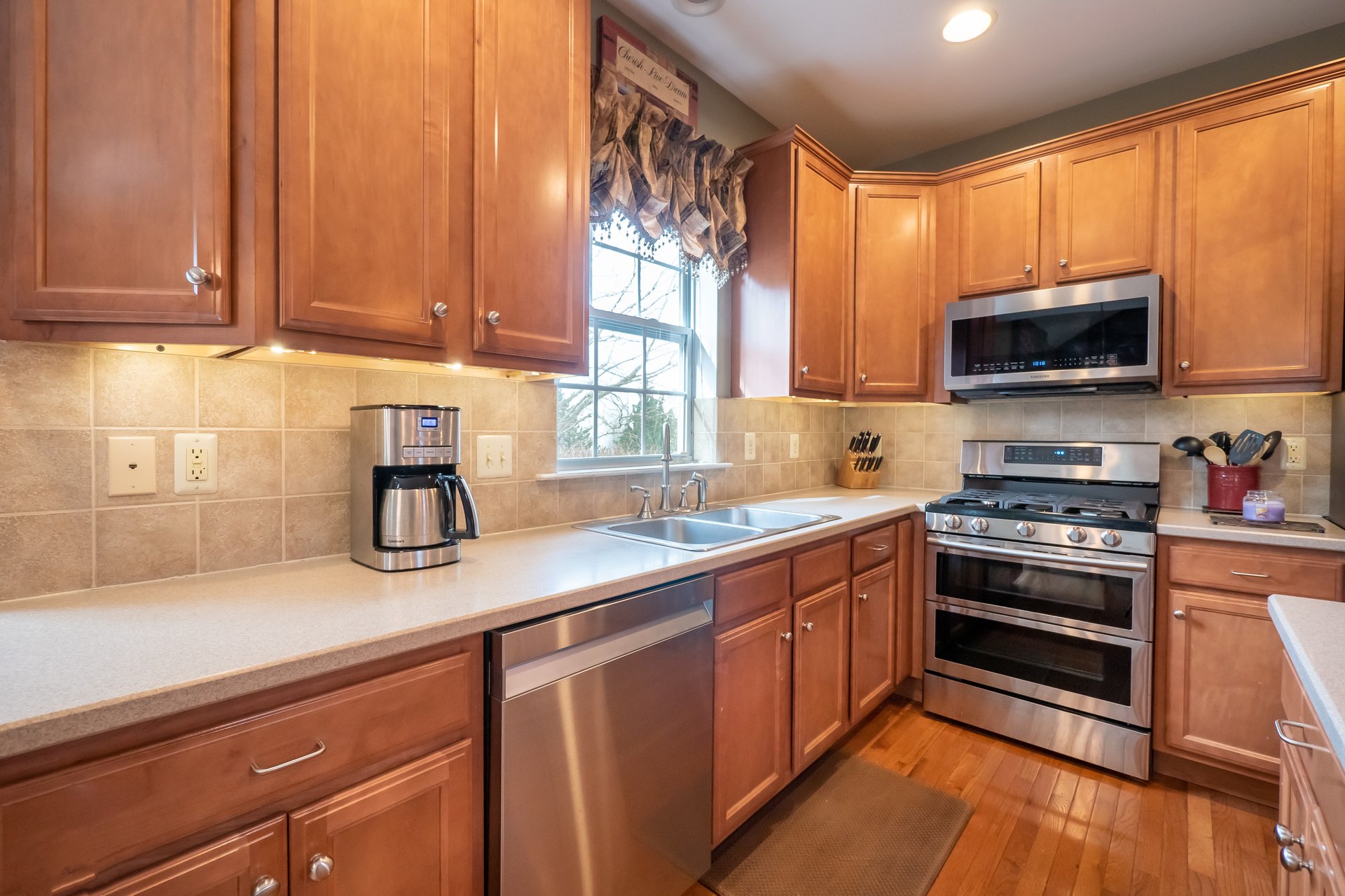 4640 Rolling Ridge Drive