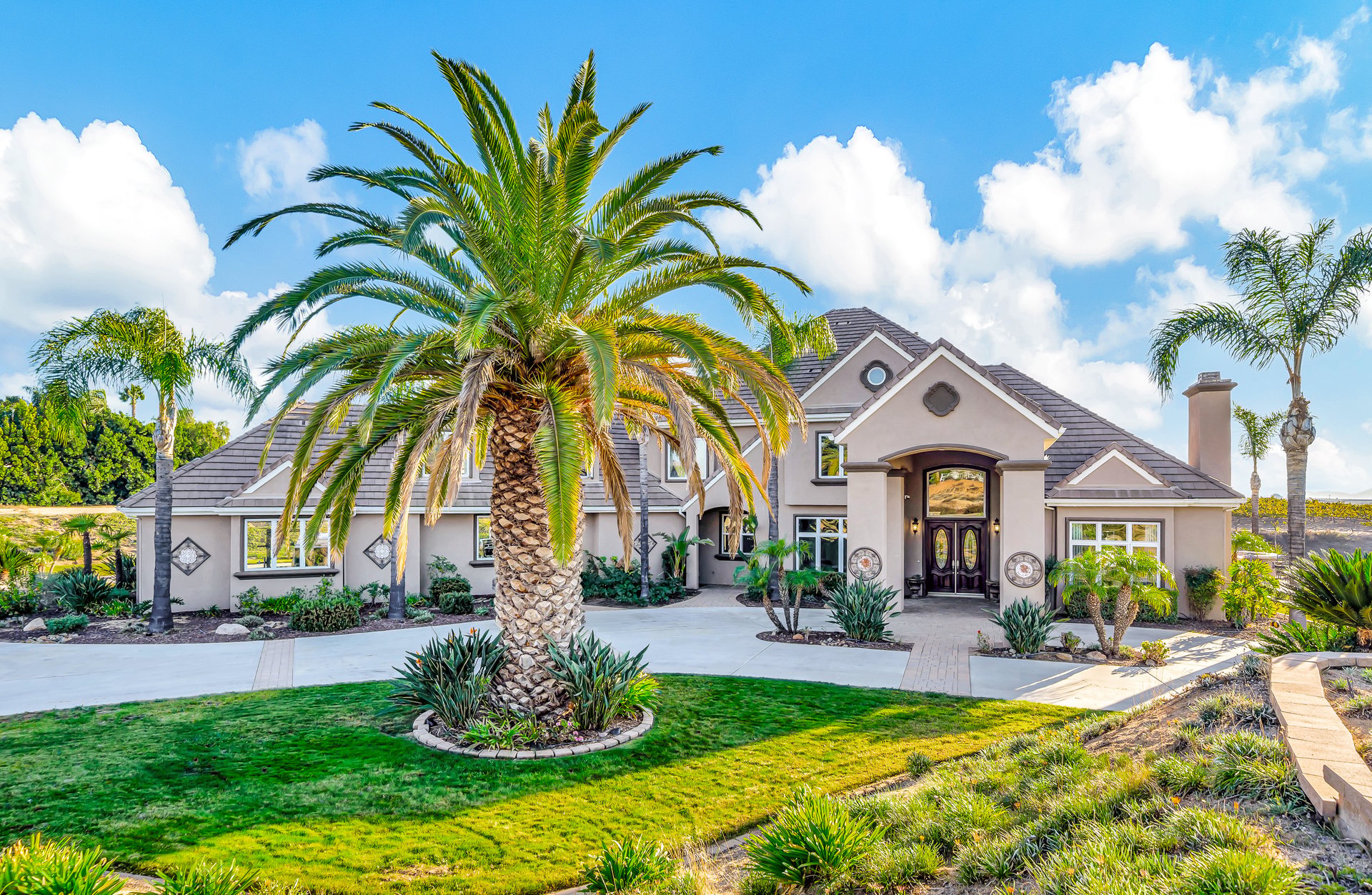 Akash Manor 🍇