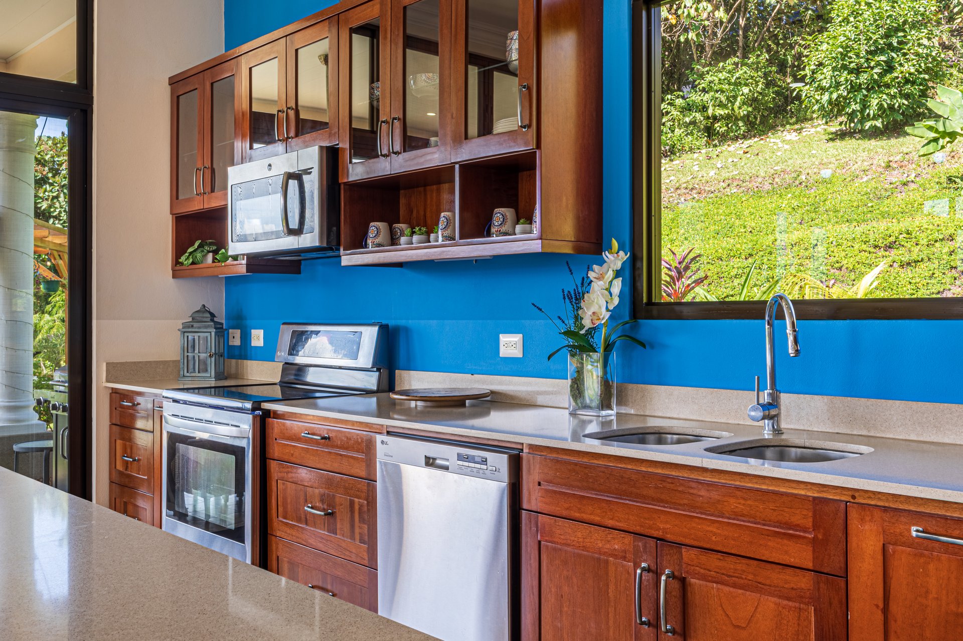 Luxury Ocean View Home with Infinity Pool in Hills of Portalon – Move-In Ready