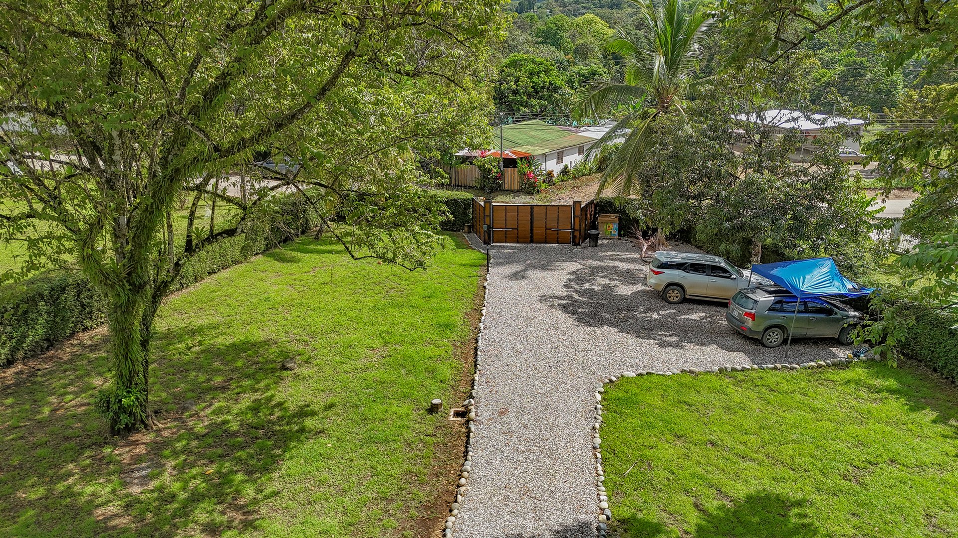 Charming 2-Bedroom Home in the Heart of Ojochal – Privacy, Convenience, and Opportunity Await!