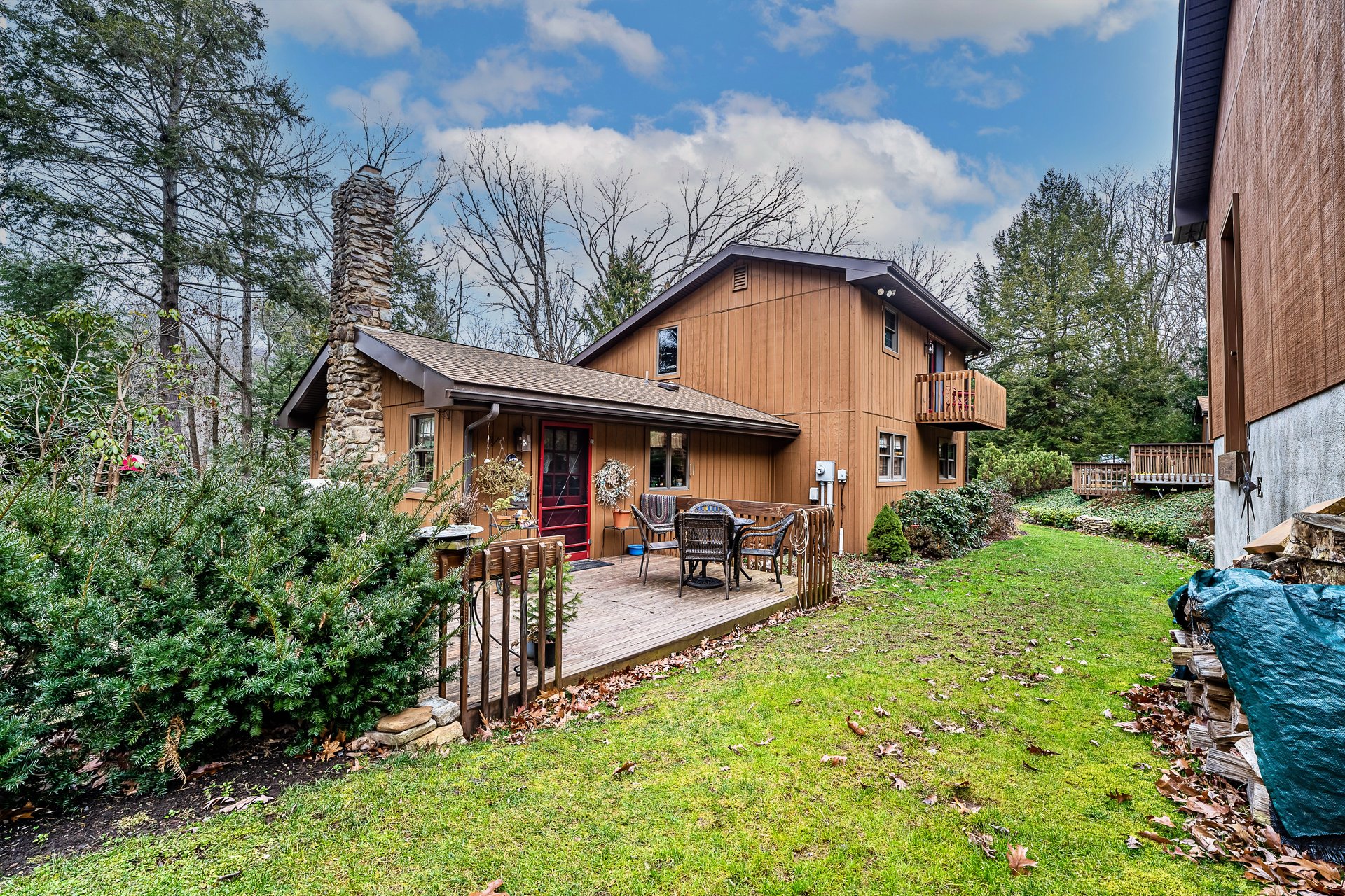 2716 Mountain Road