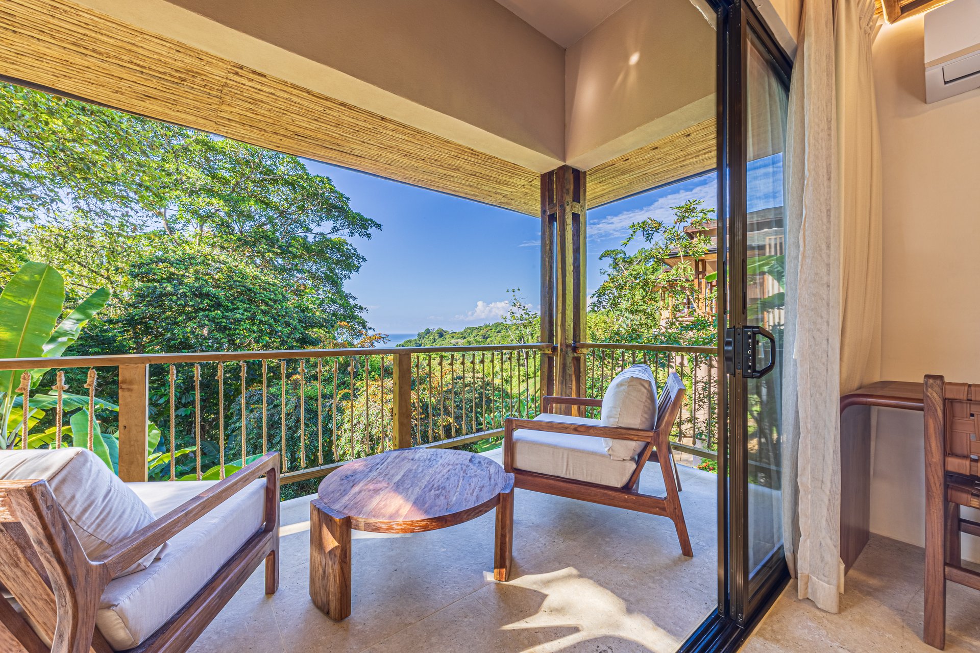 Luxury Hotel Boutique with Ocean Views | Walking distance to the beach | 13.2 Acres