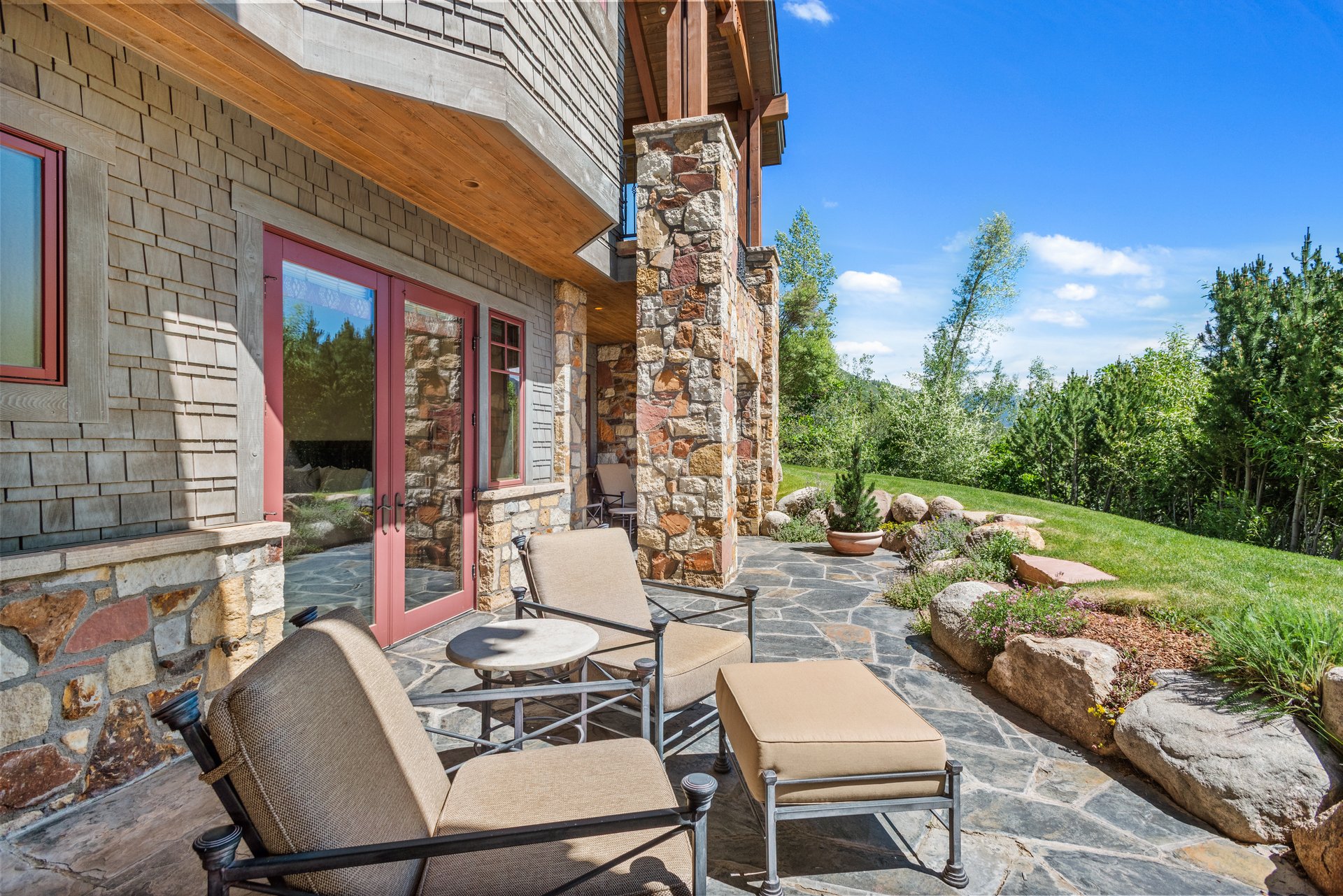 863 Hunter Creek
