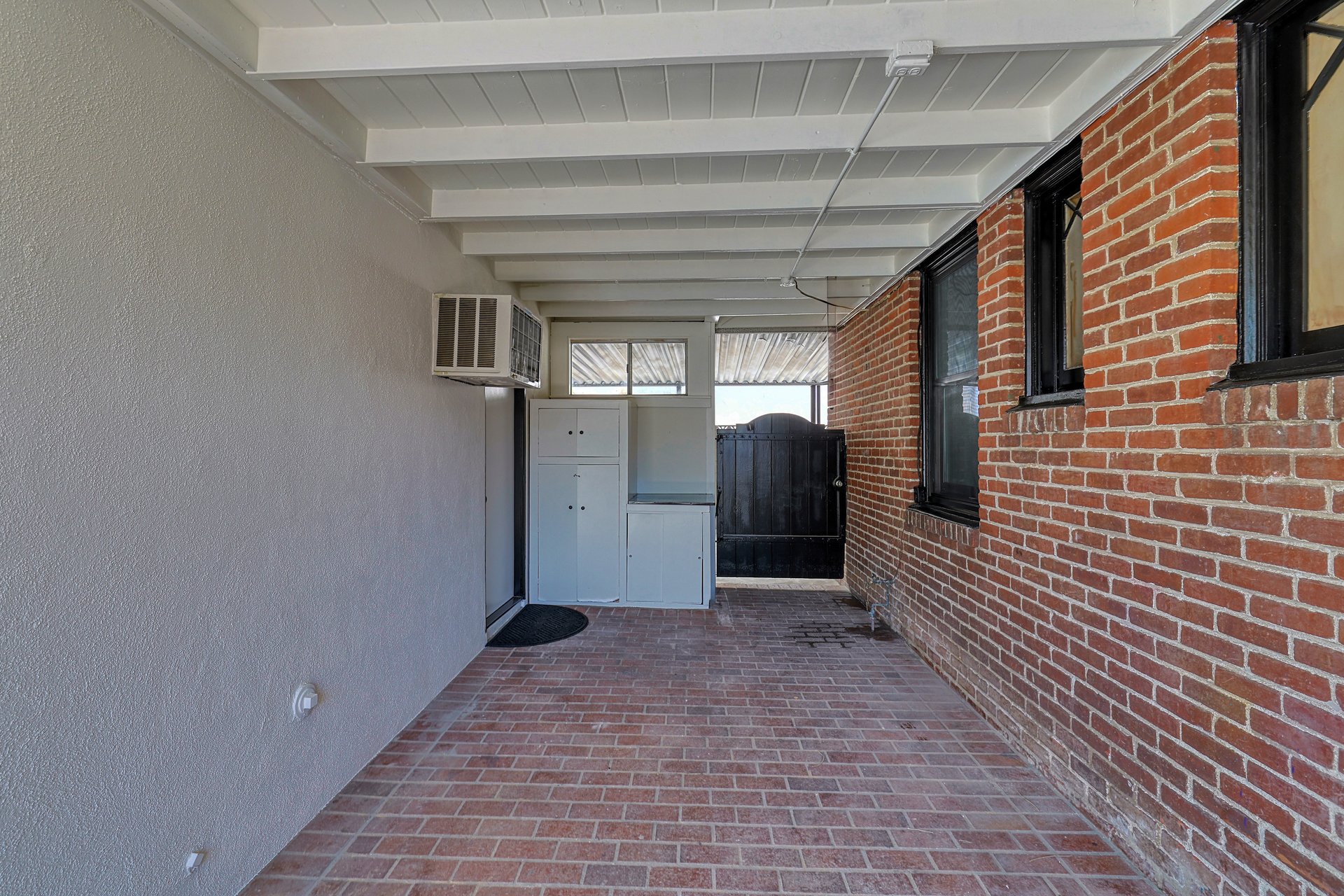343 N Fairview St