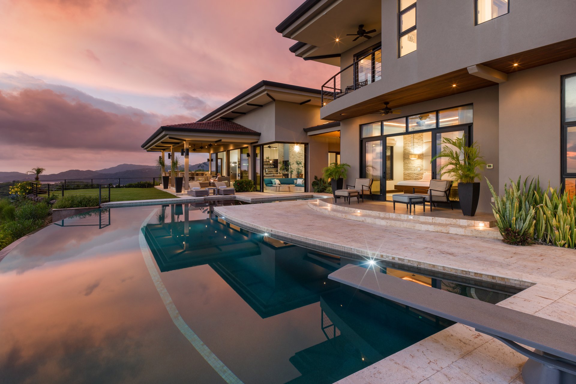 Casa Symbiotica | Luxury 5-Bedroom Ocean-View Estate in Mar Vista