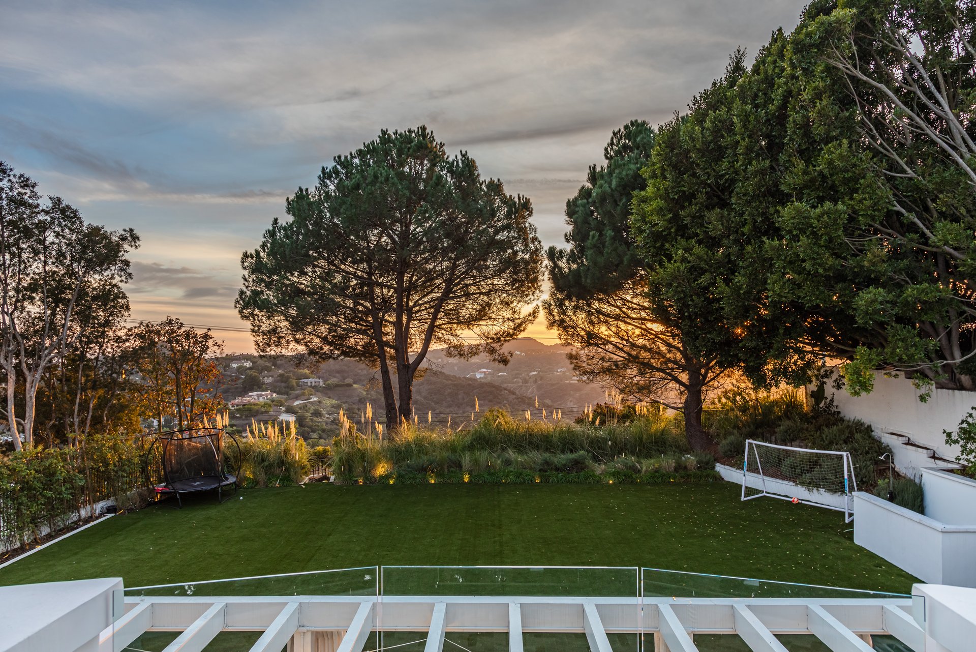 12000 Crest Ct, Beverly Hills