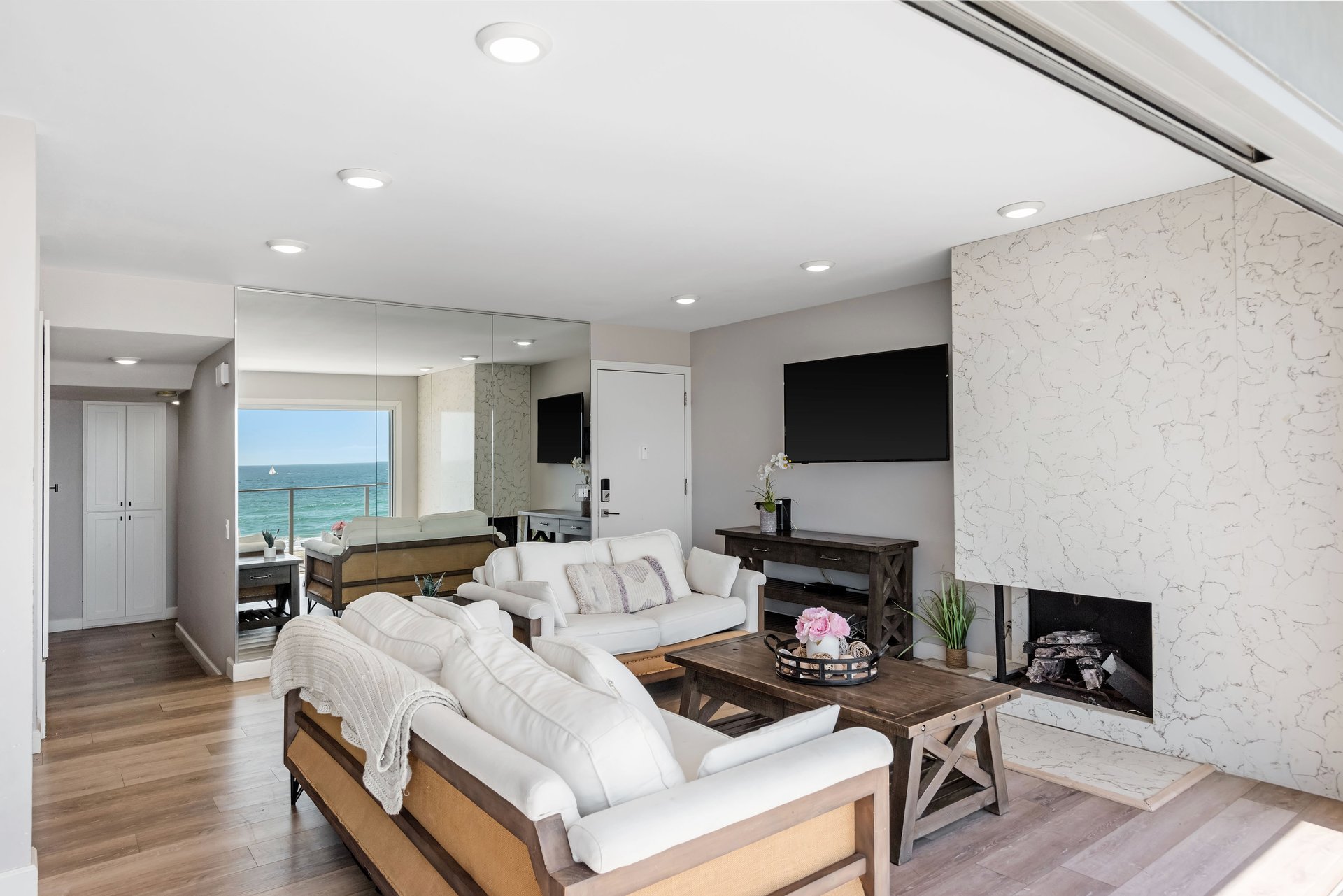 2208 The Strand