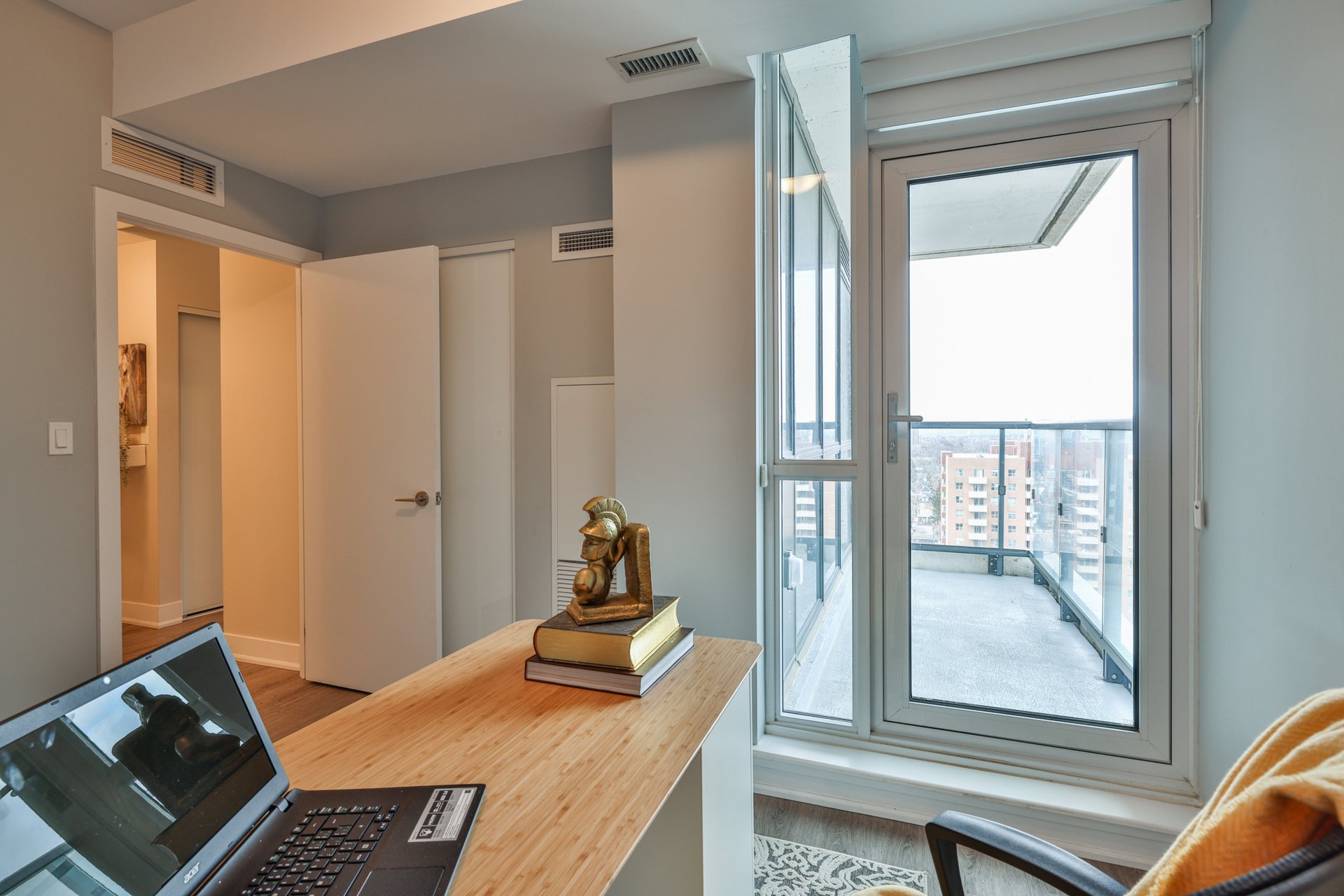  Corner Suite At The Barrington! 