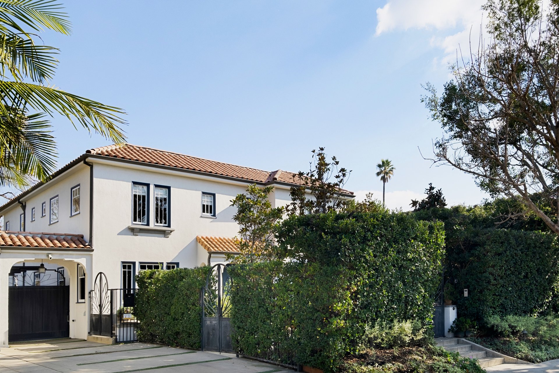 564 S Van Ness Ave, Windsor Square