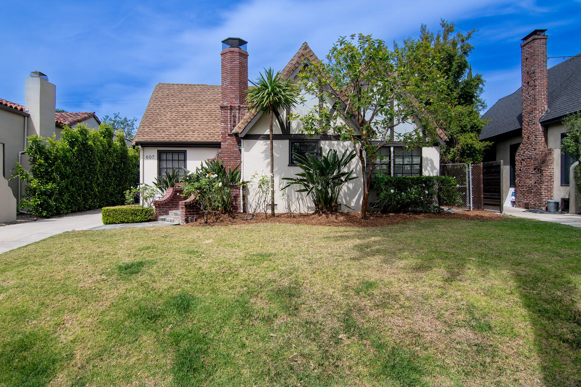 607 Lillian Way